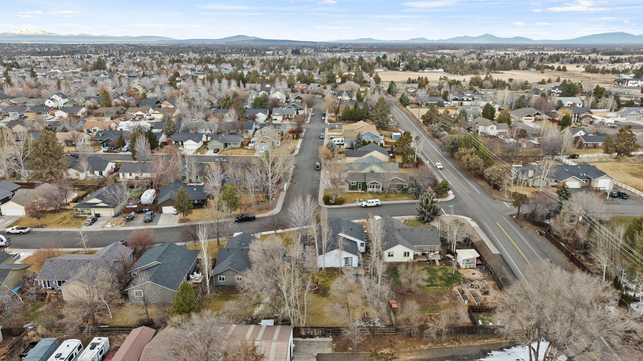 21387 Starling Drive