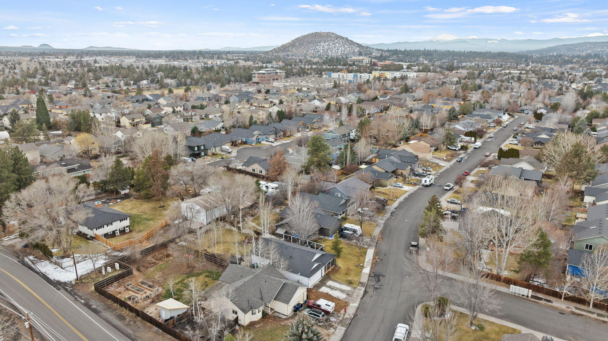 21387 Starling Drive