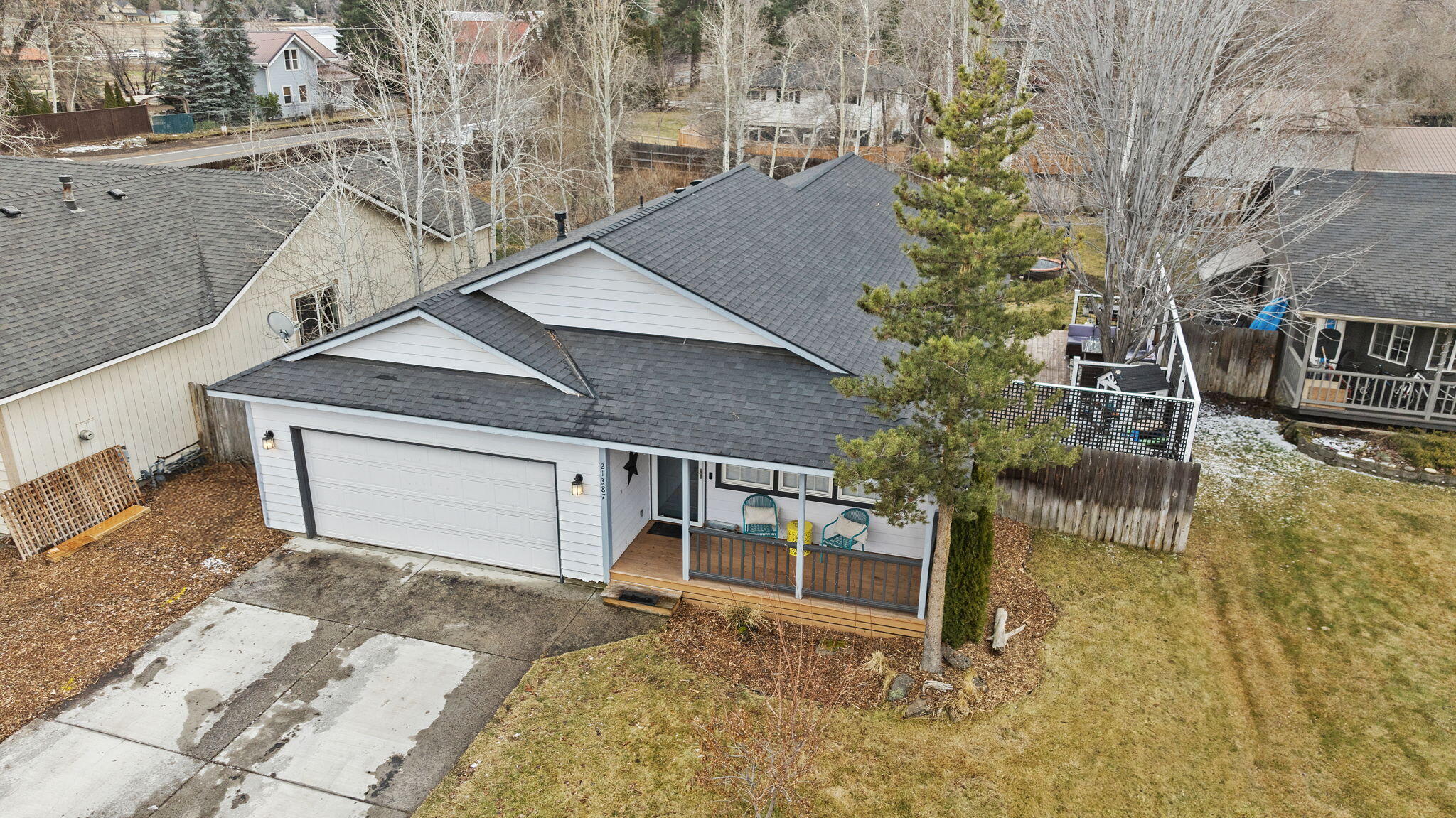 21387 Starling Drive