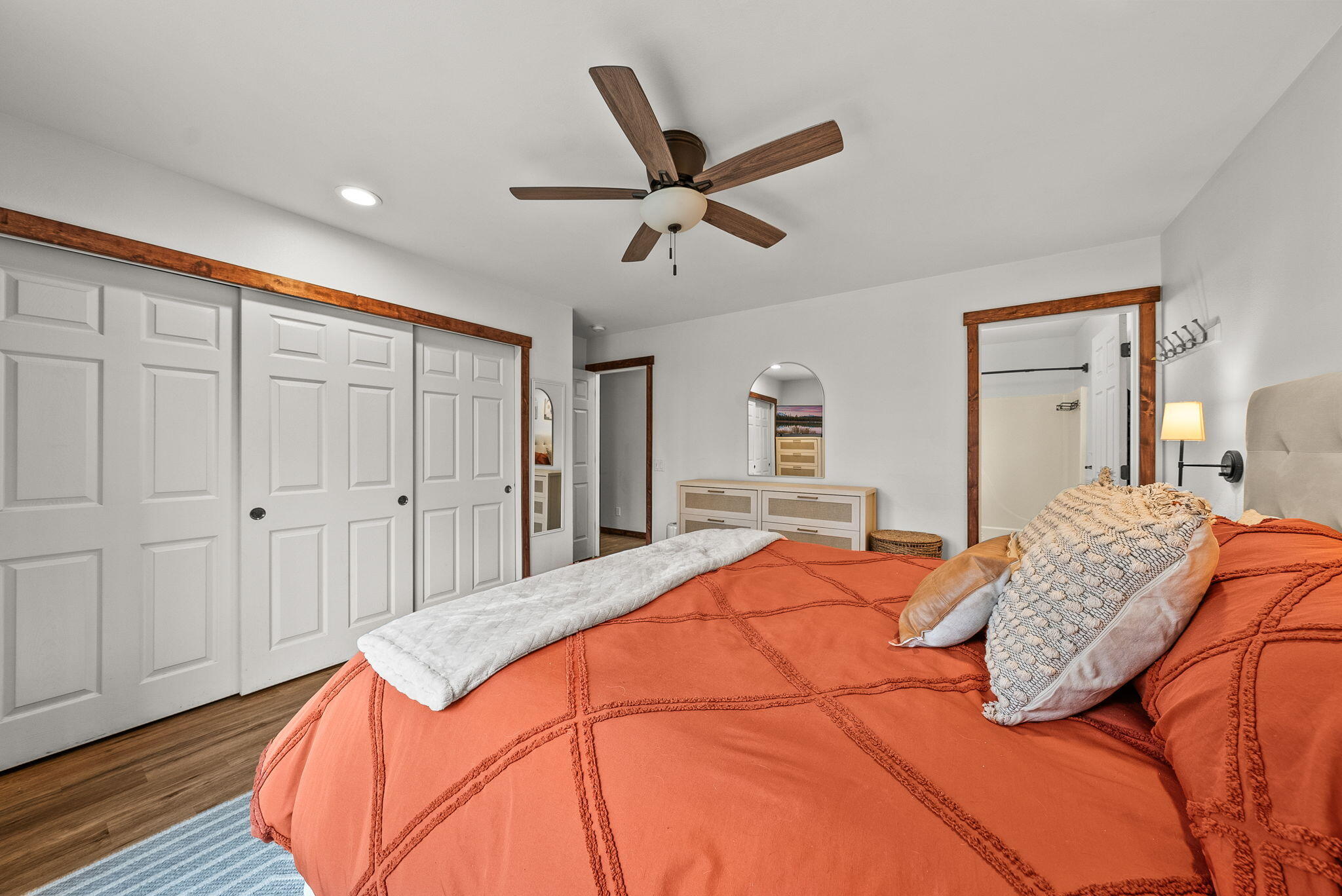 21387 Starling Drive