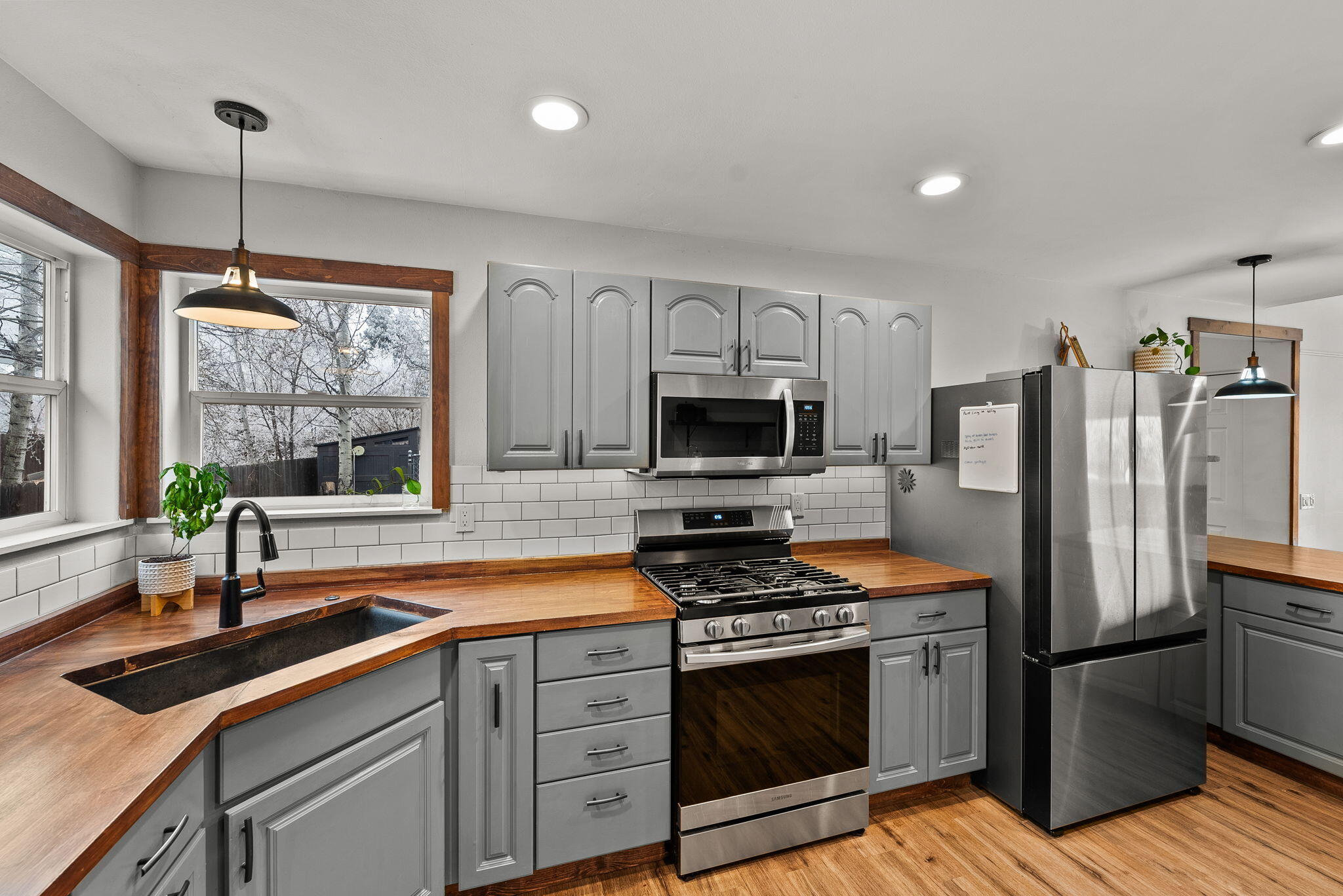 21387 Starling Drive