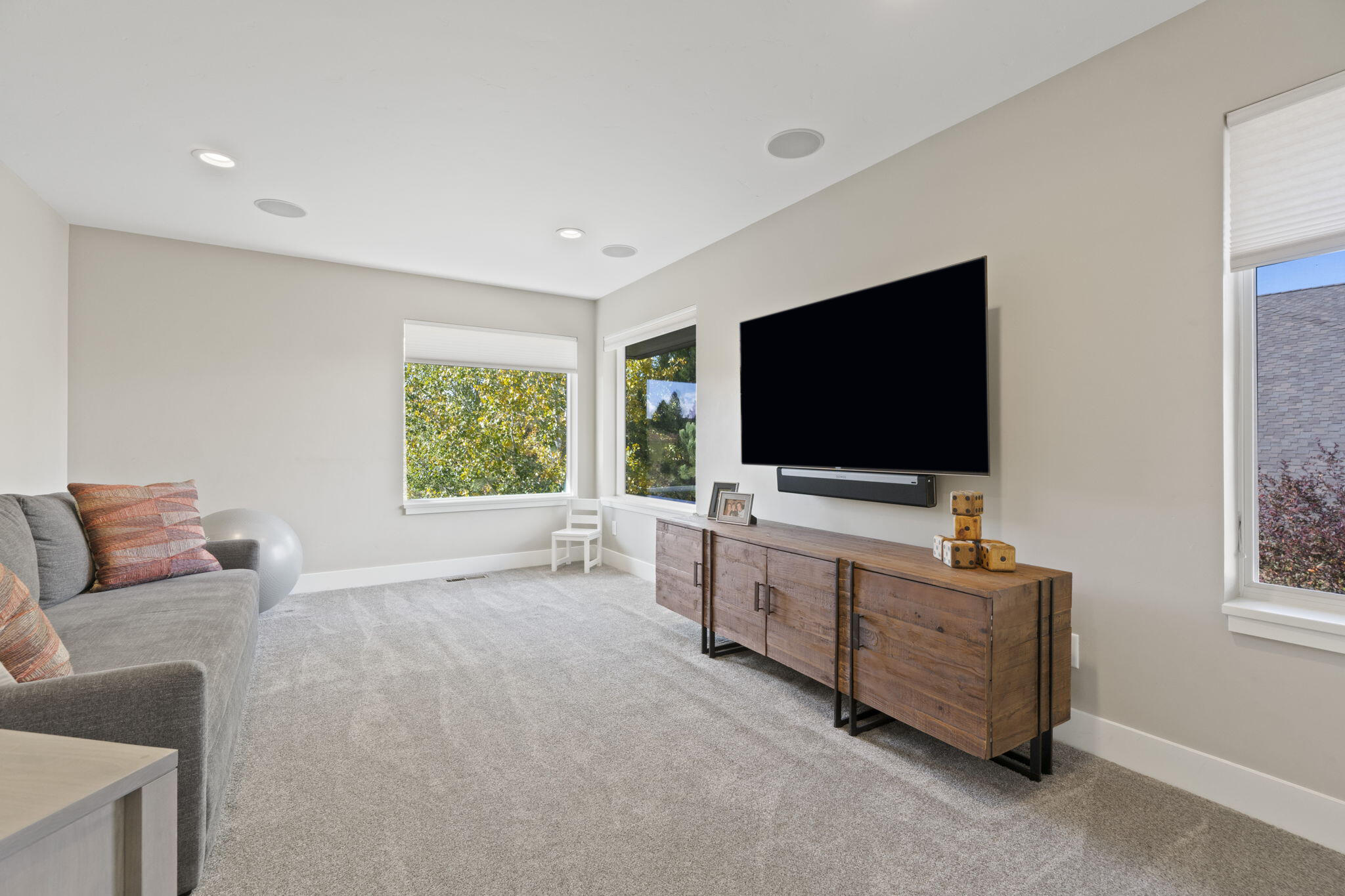 61475 Hackleman Court