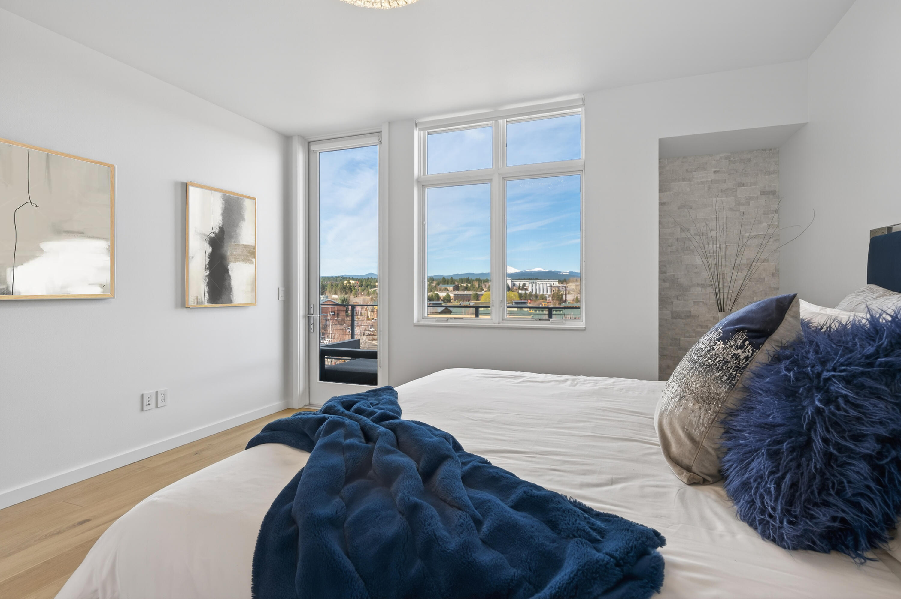 291 SW Bluff Drive, UNIT 320