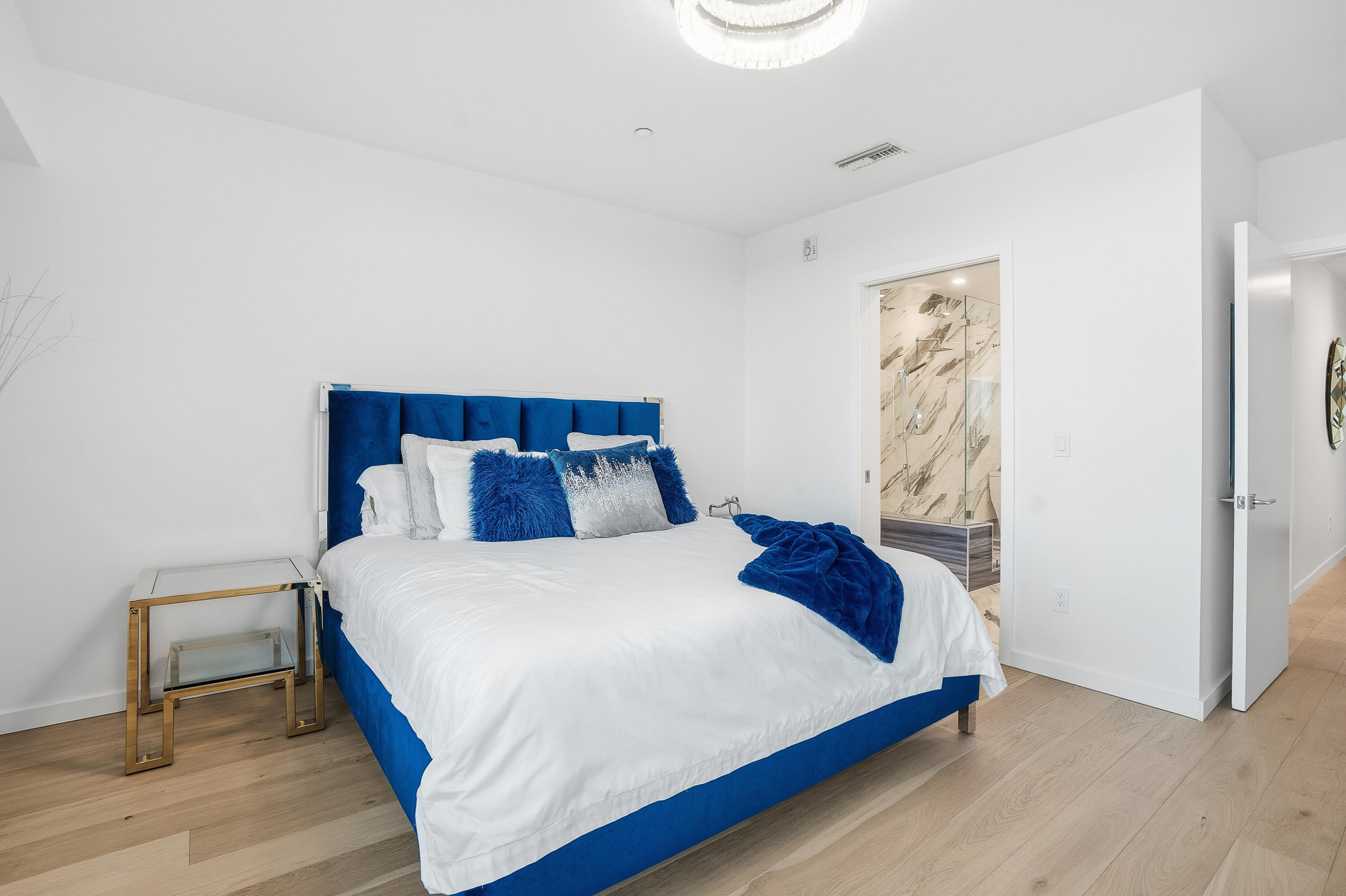 291 SW Bluff Drive, UNIT 320