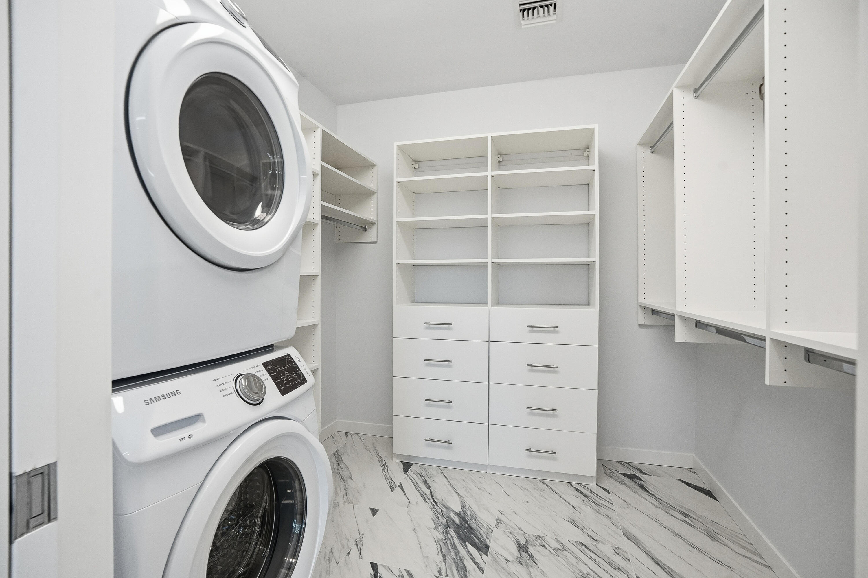 291 SW Bluff Drive, UNIT 320