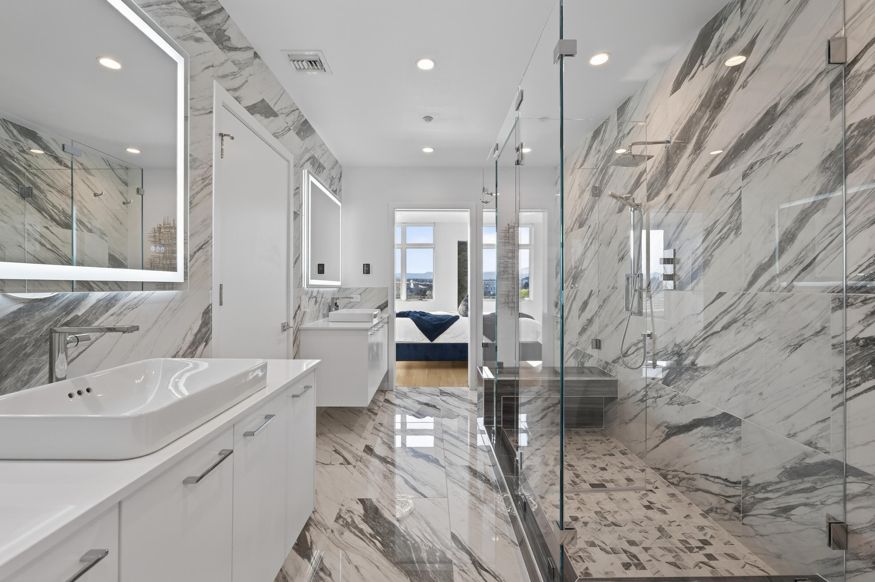 291 SW Bluff Drive, UNIT 320