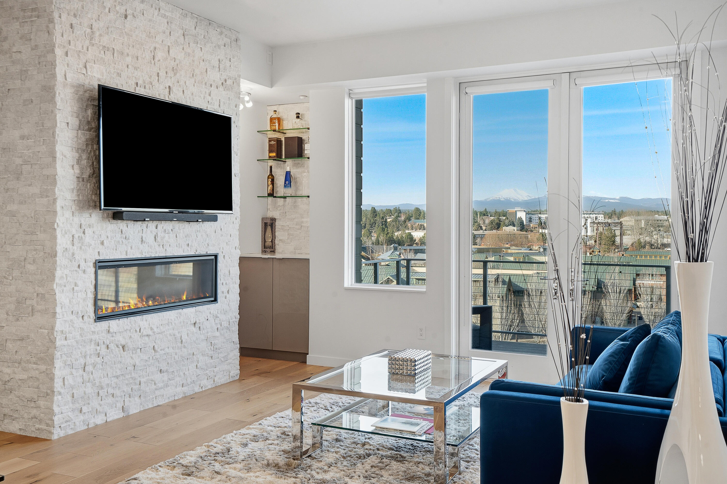 291 SW Bluff Drive, UNIT 320