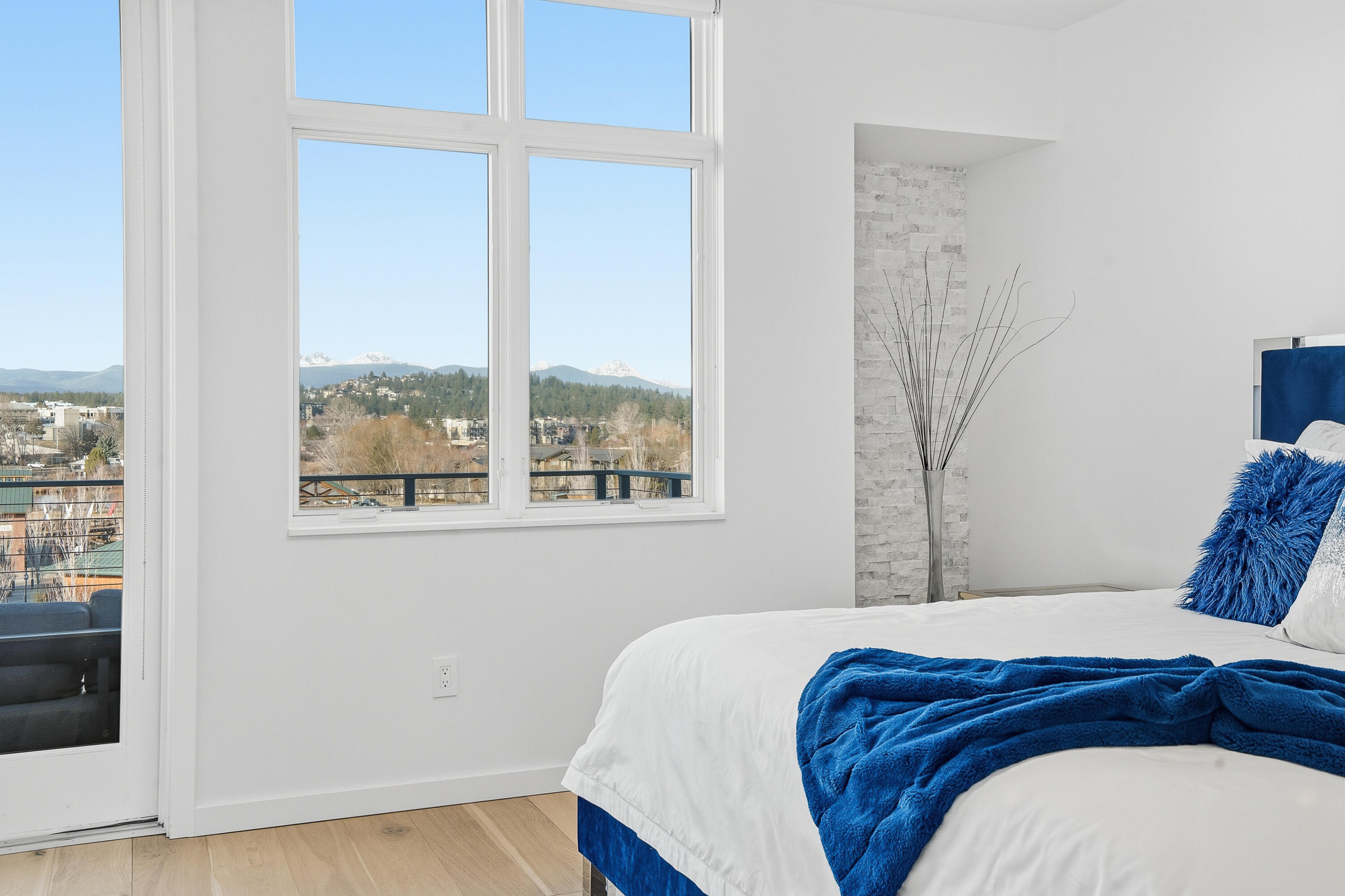 291 SW Bluff Drive, UNIT 320