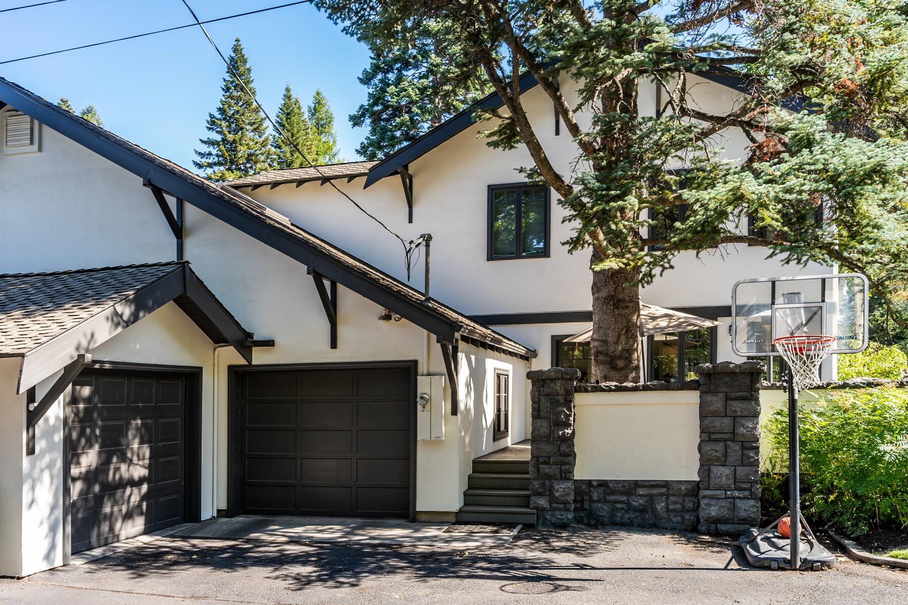 605 NW Congress Street