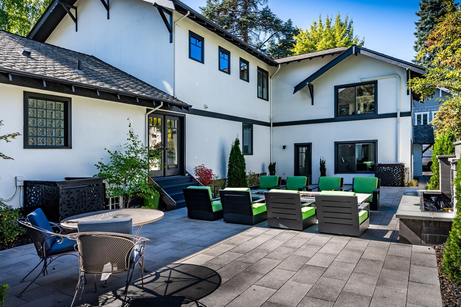 605 NW Congress Street