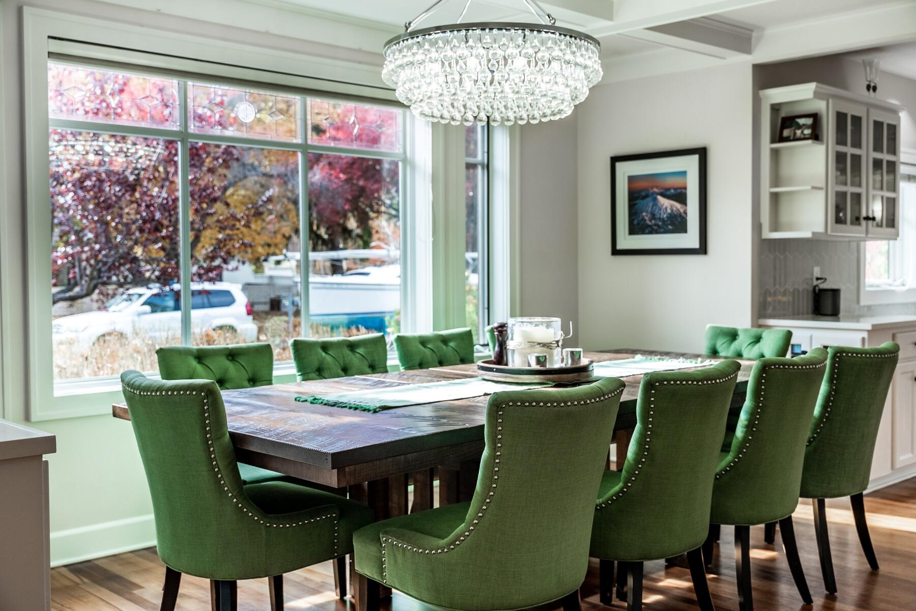 605 NW Congress Street