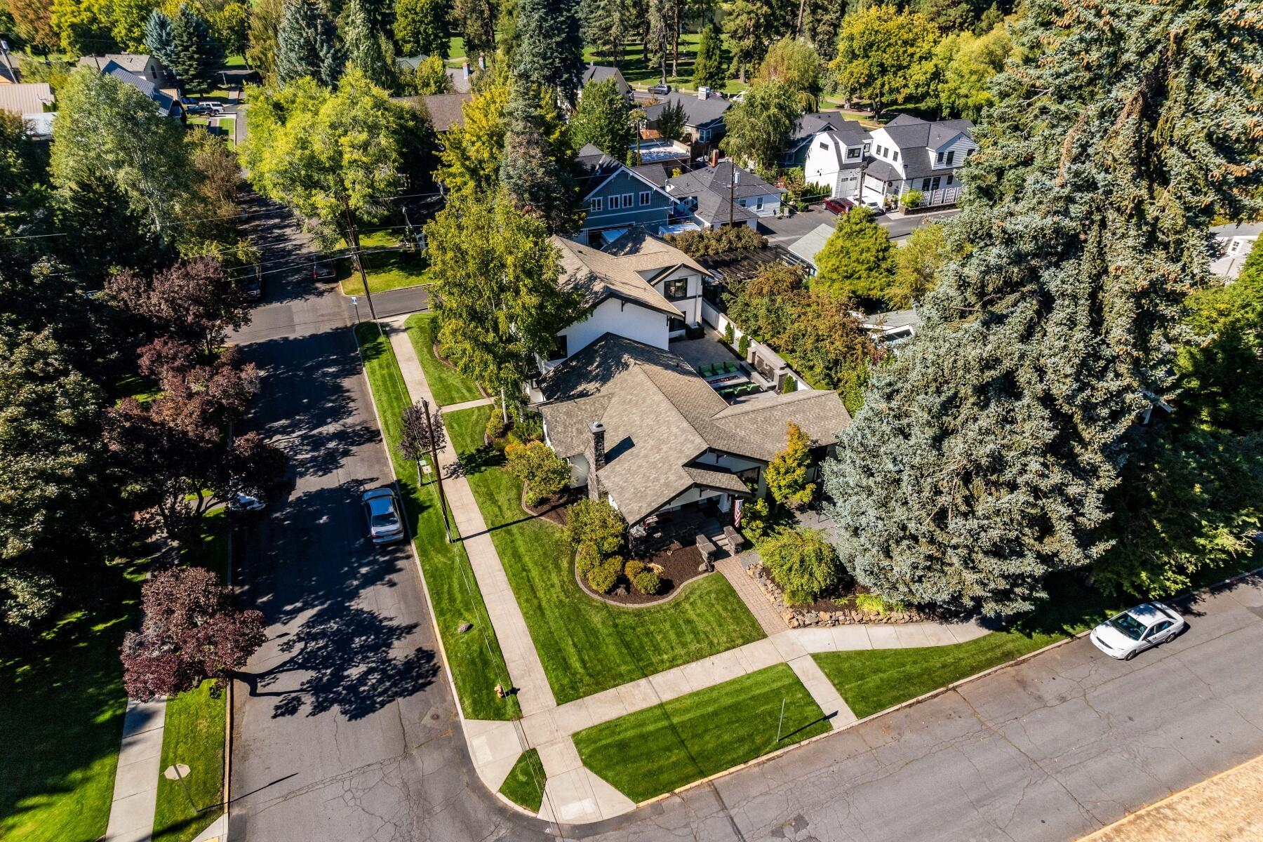 605 NW Congress Street