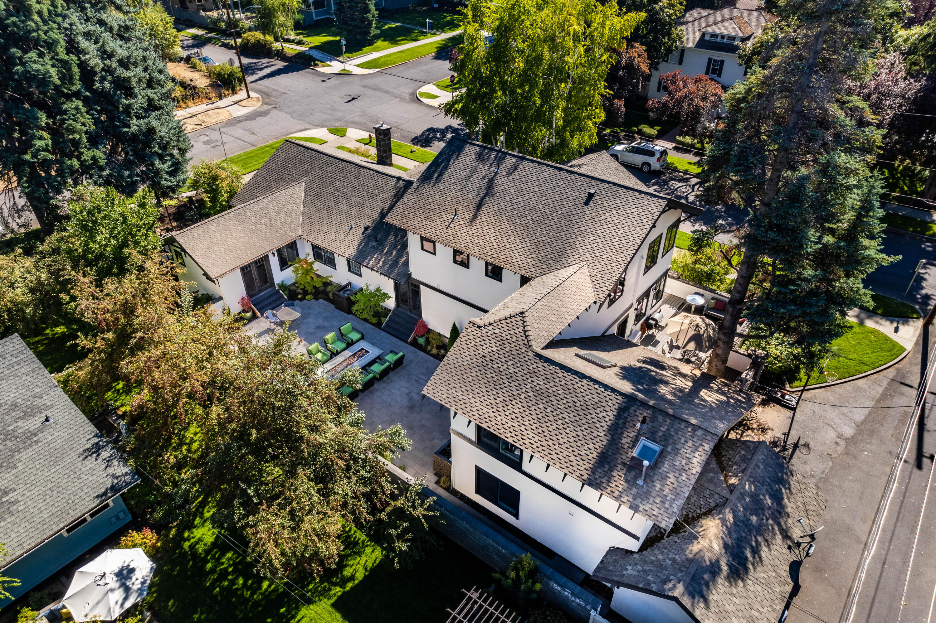 605 NW Congress Street