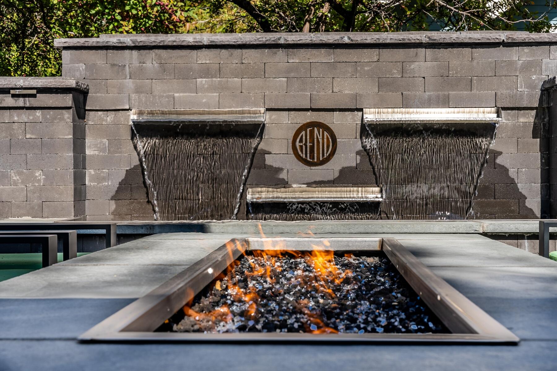 605 NW Congress Street