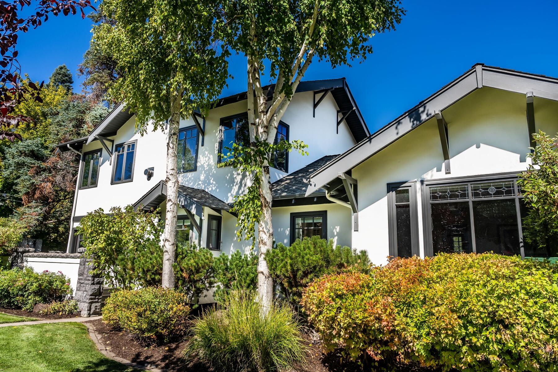 605 NW Congress Street