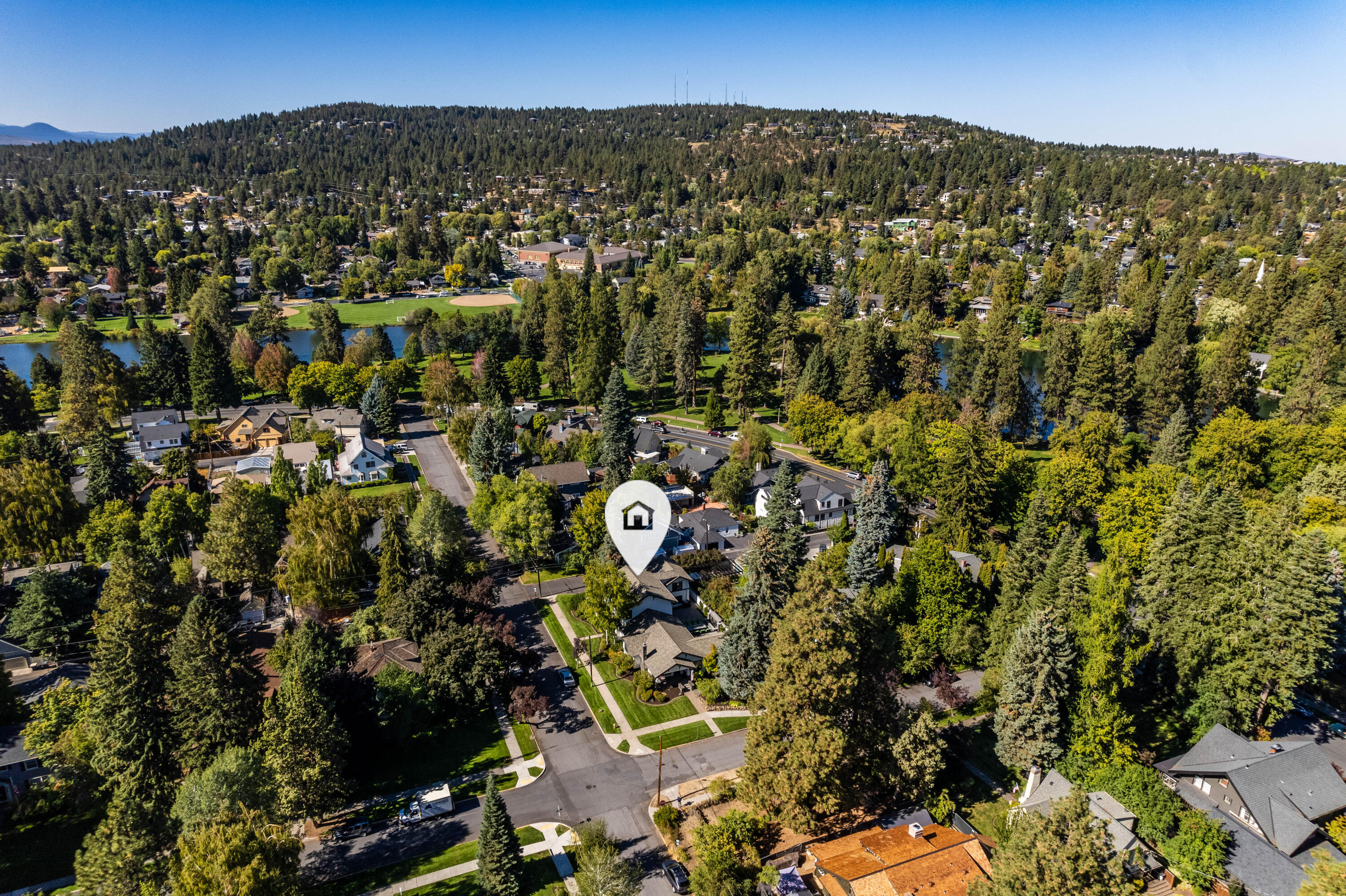 605 NW Congress Street