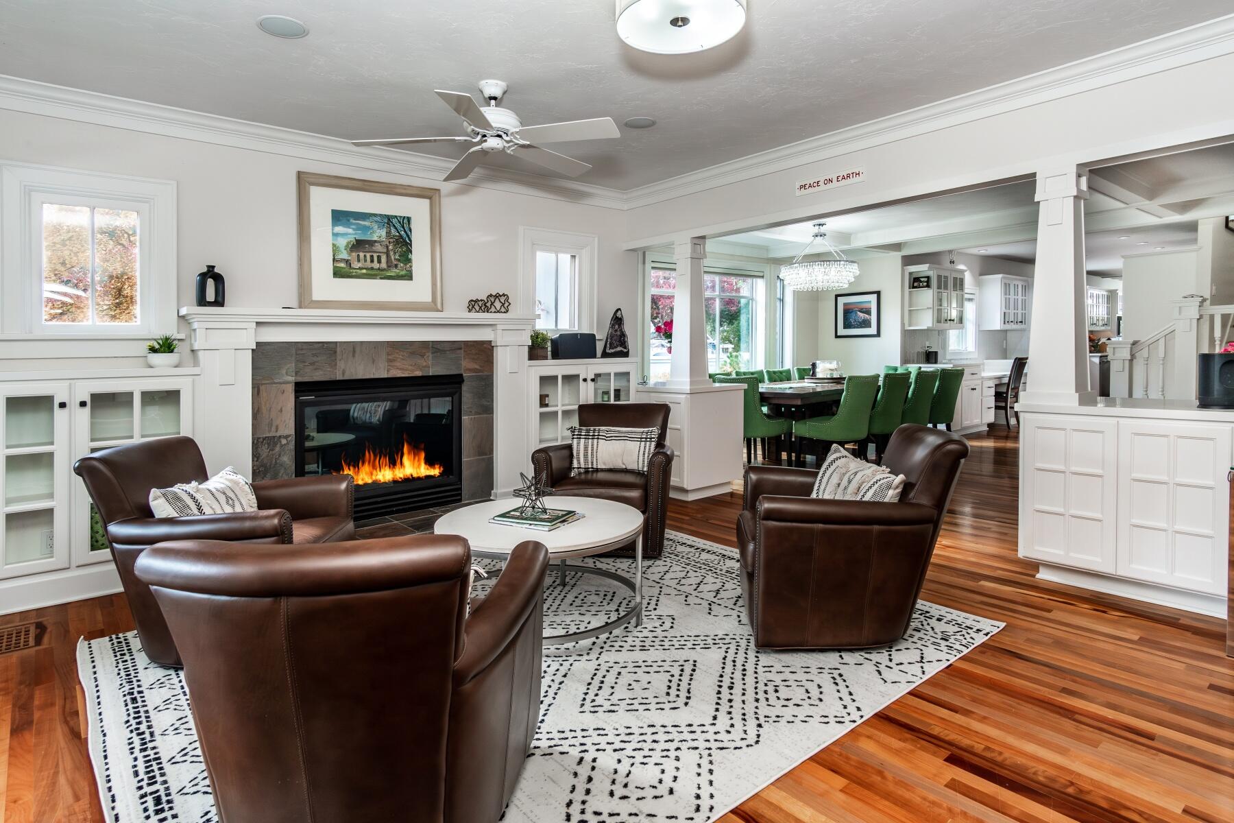 605 NW Congress Street