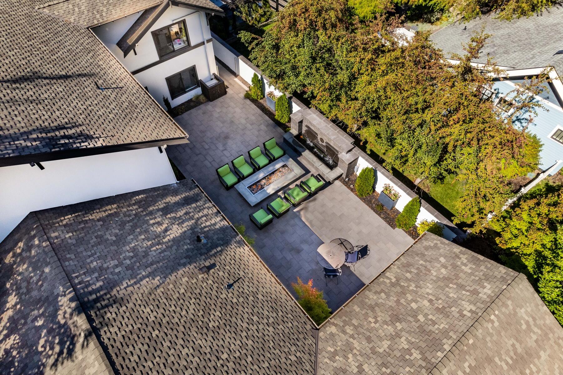 605 NW Congress Street