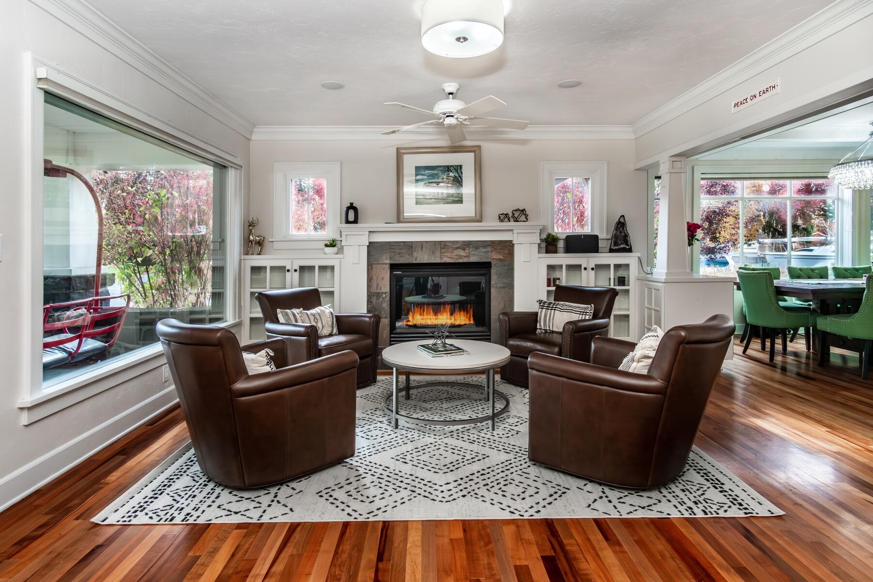 605 NW Congress Street