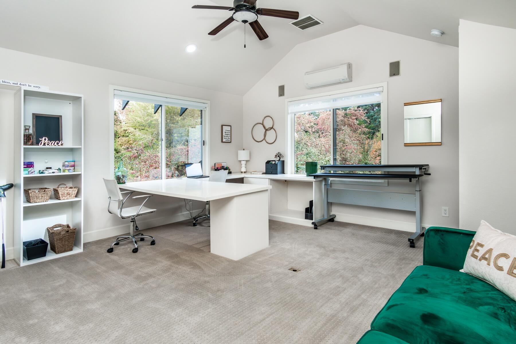 605 NW Congress Street