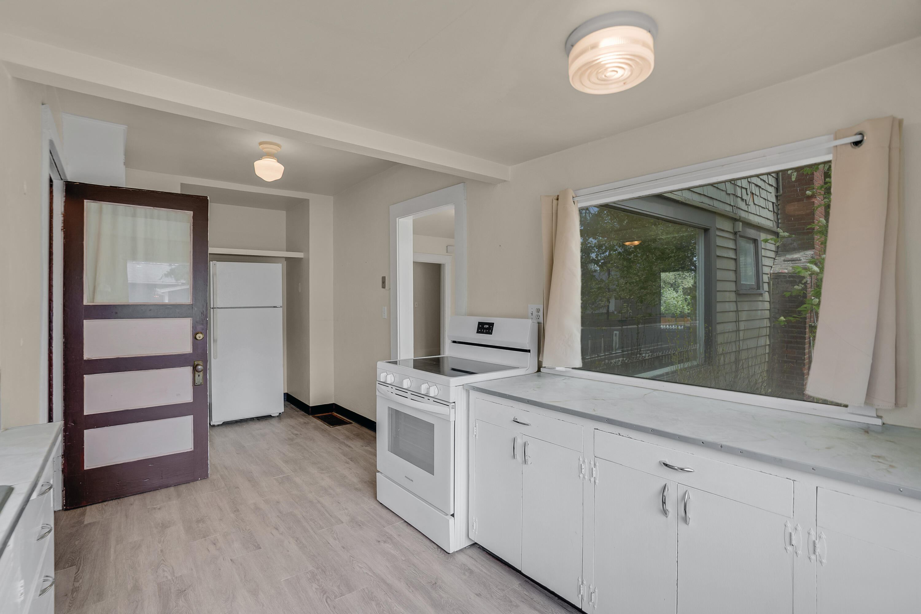 1605 NW 1st Street