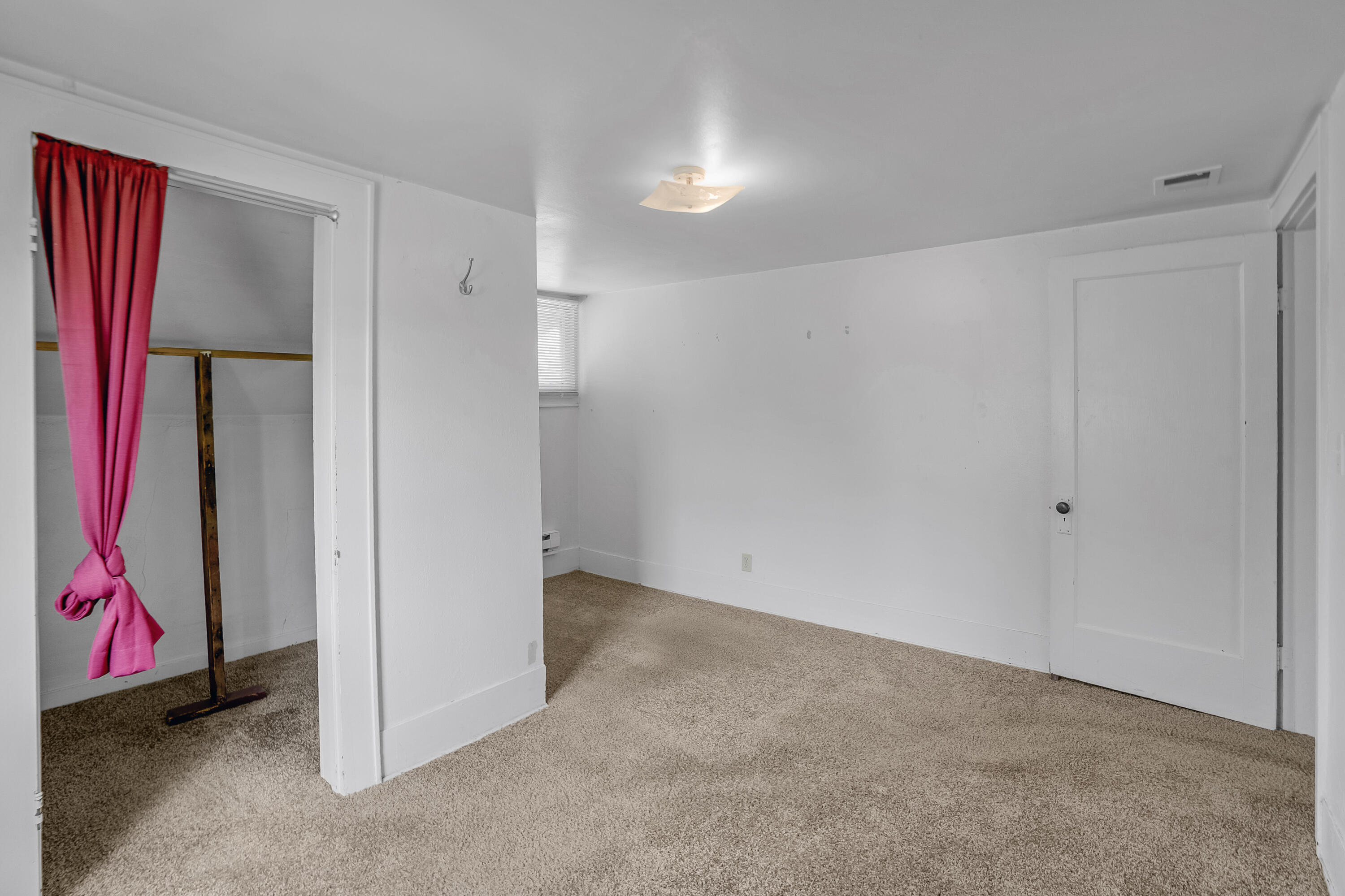 1605 NW 1st Street