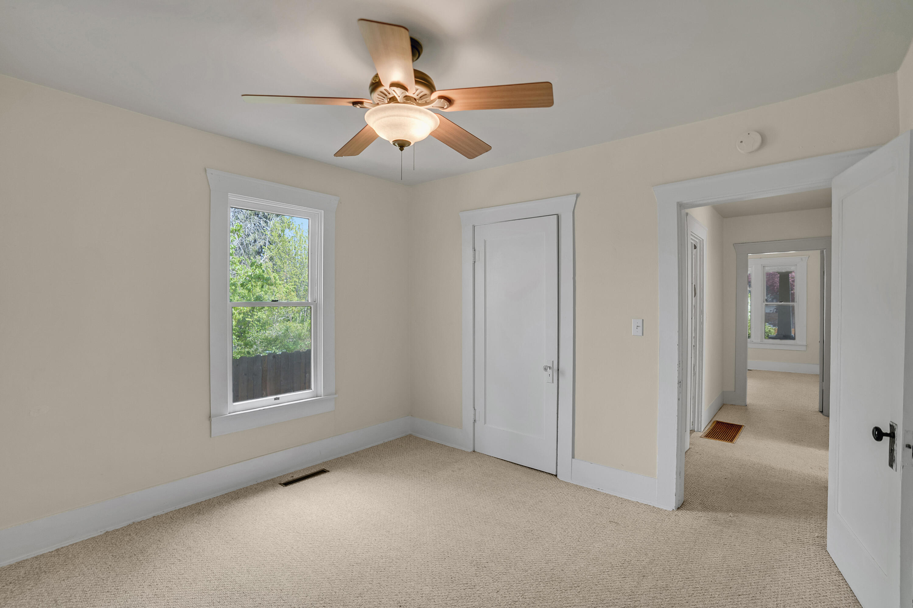 1605 NW 1st Street