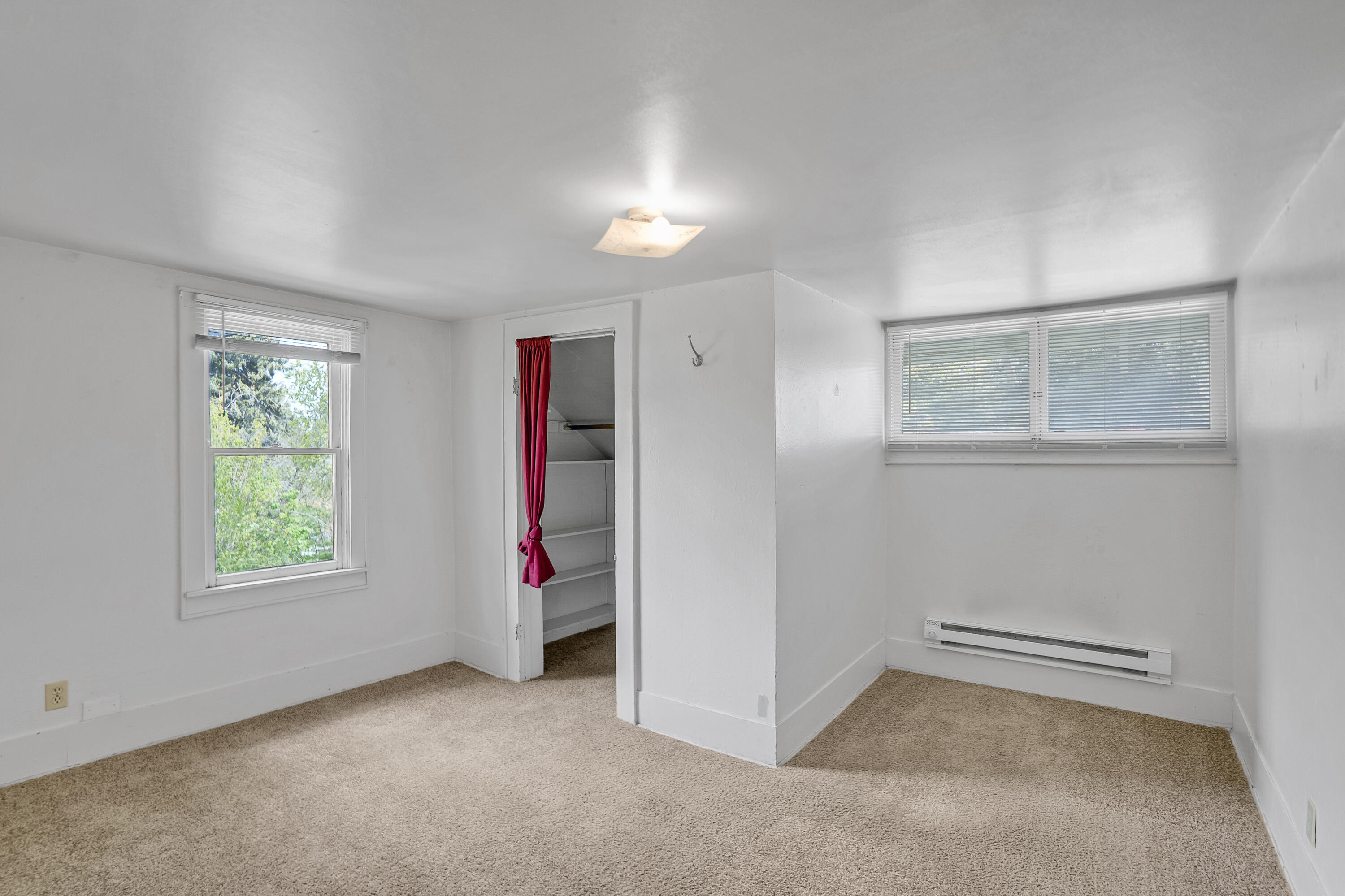 1605 NW 1st Street