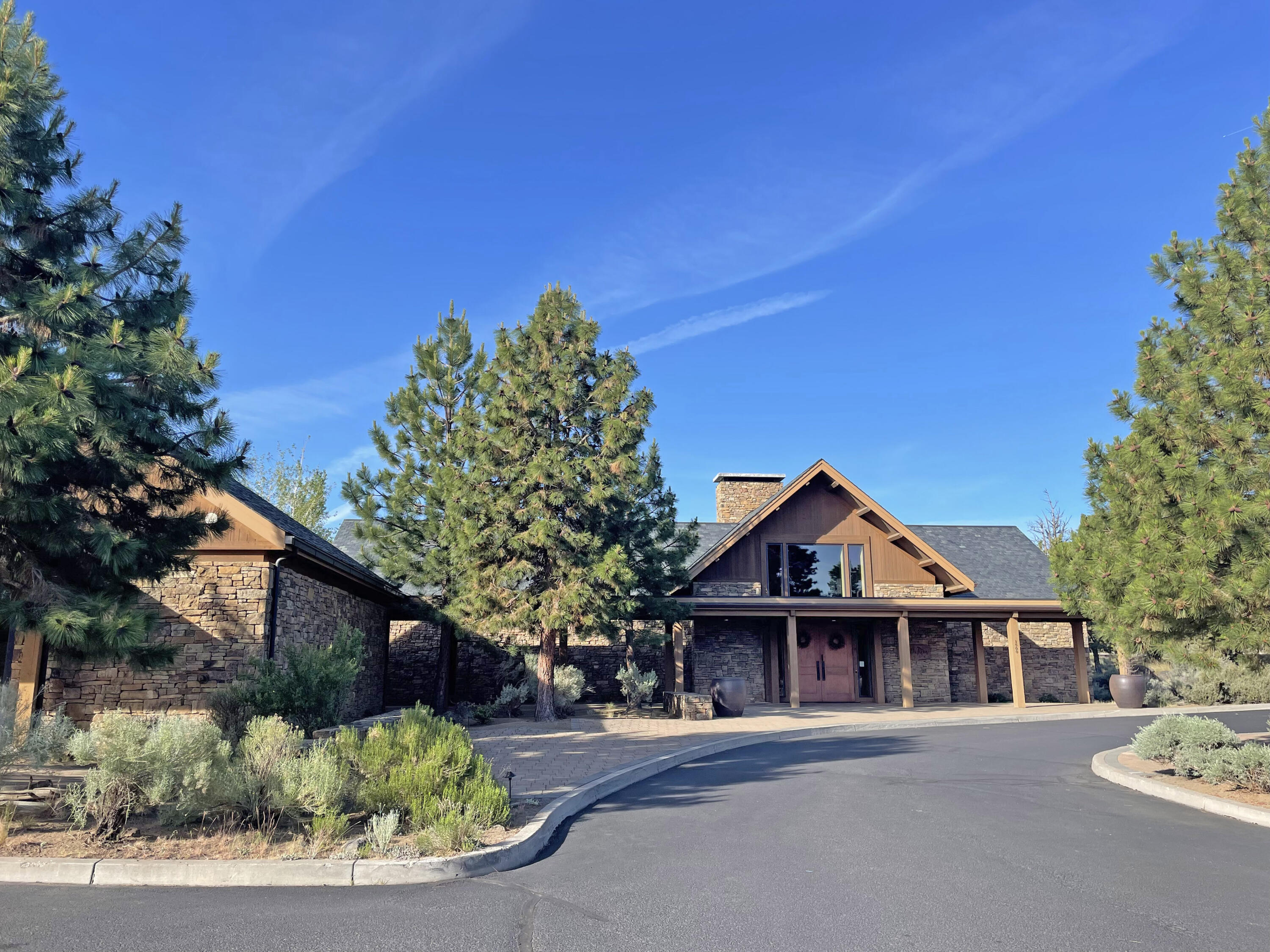 3399 NW Greenleaf Way