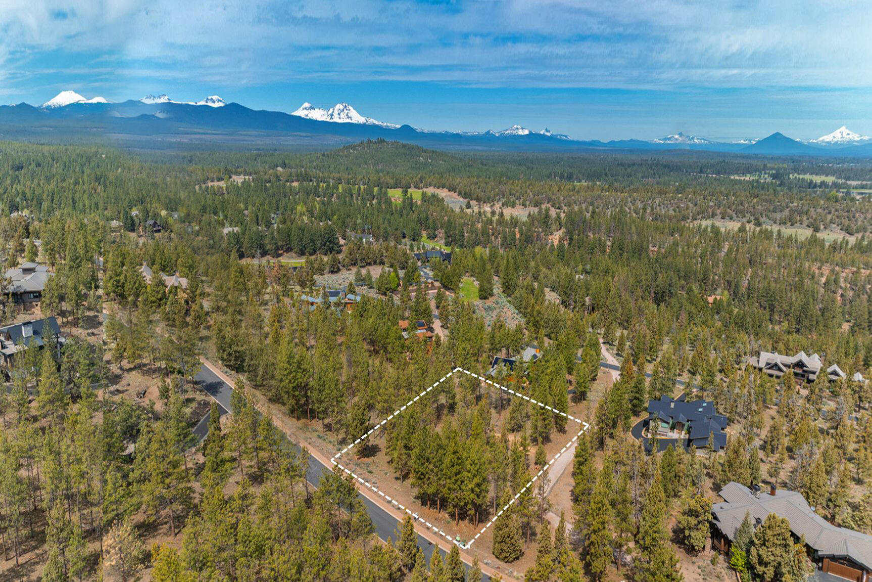 3399 NW Greenleaf Way