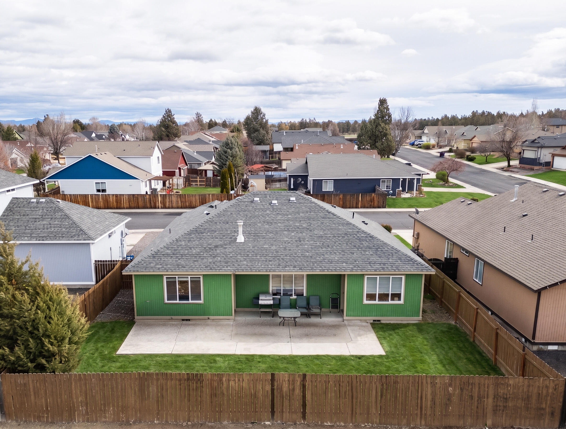 2465 NE 7th Lane