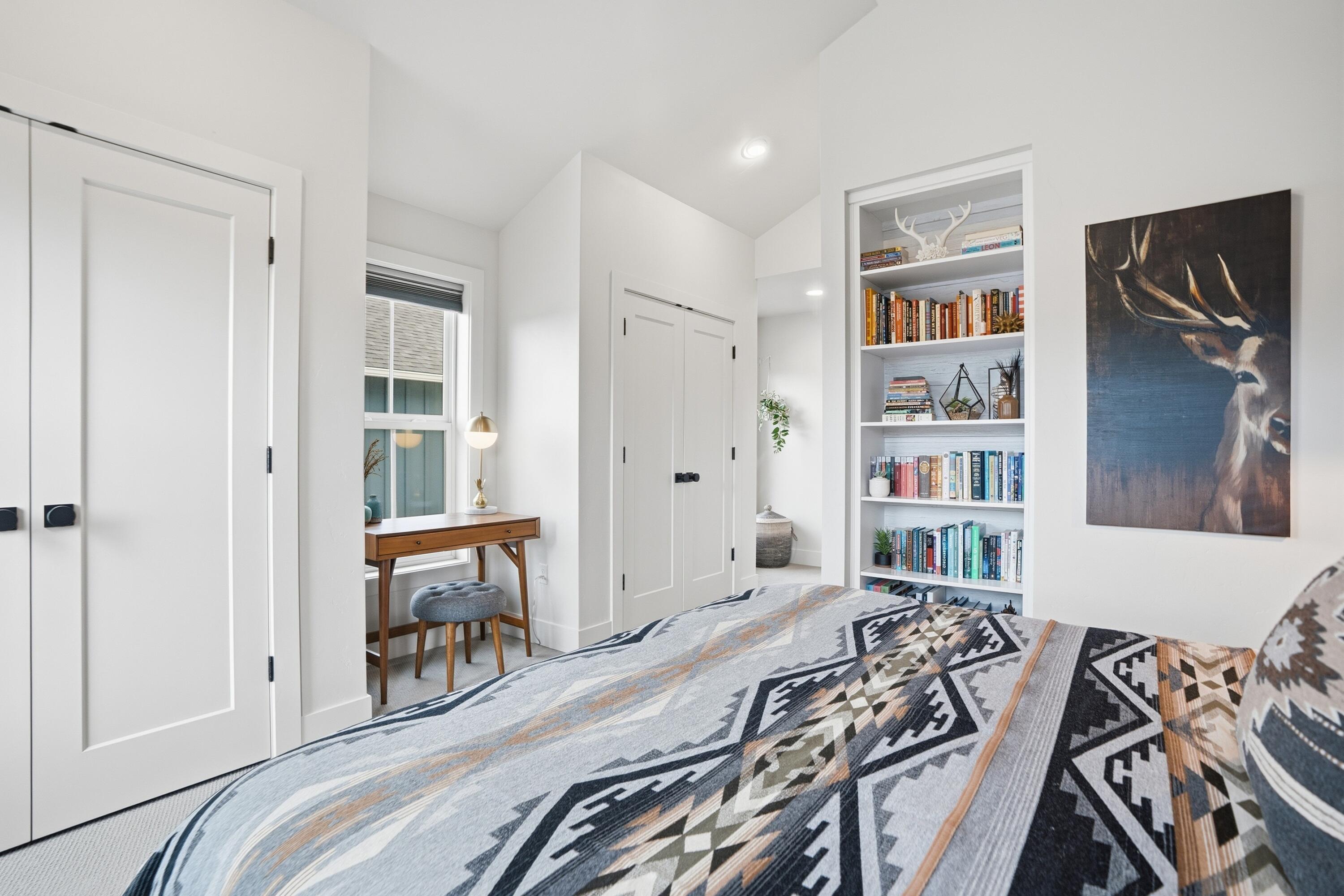 2777 NW High Lakes Loop