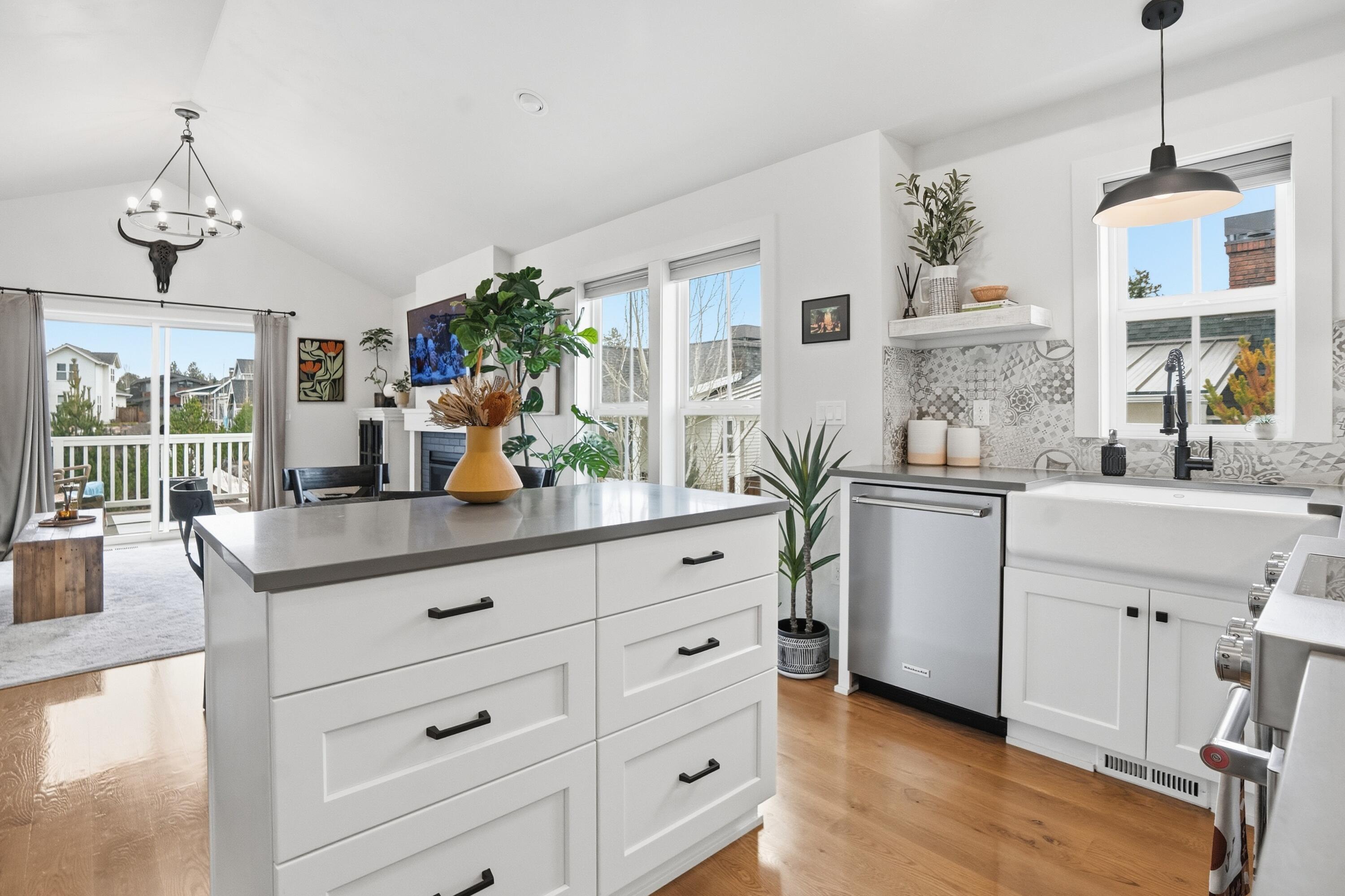 2777 NW High Lakes Loop