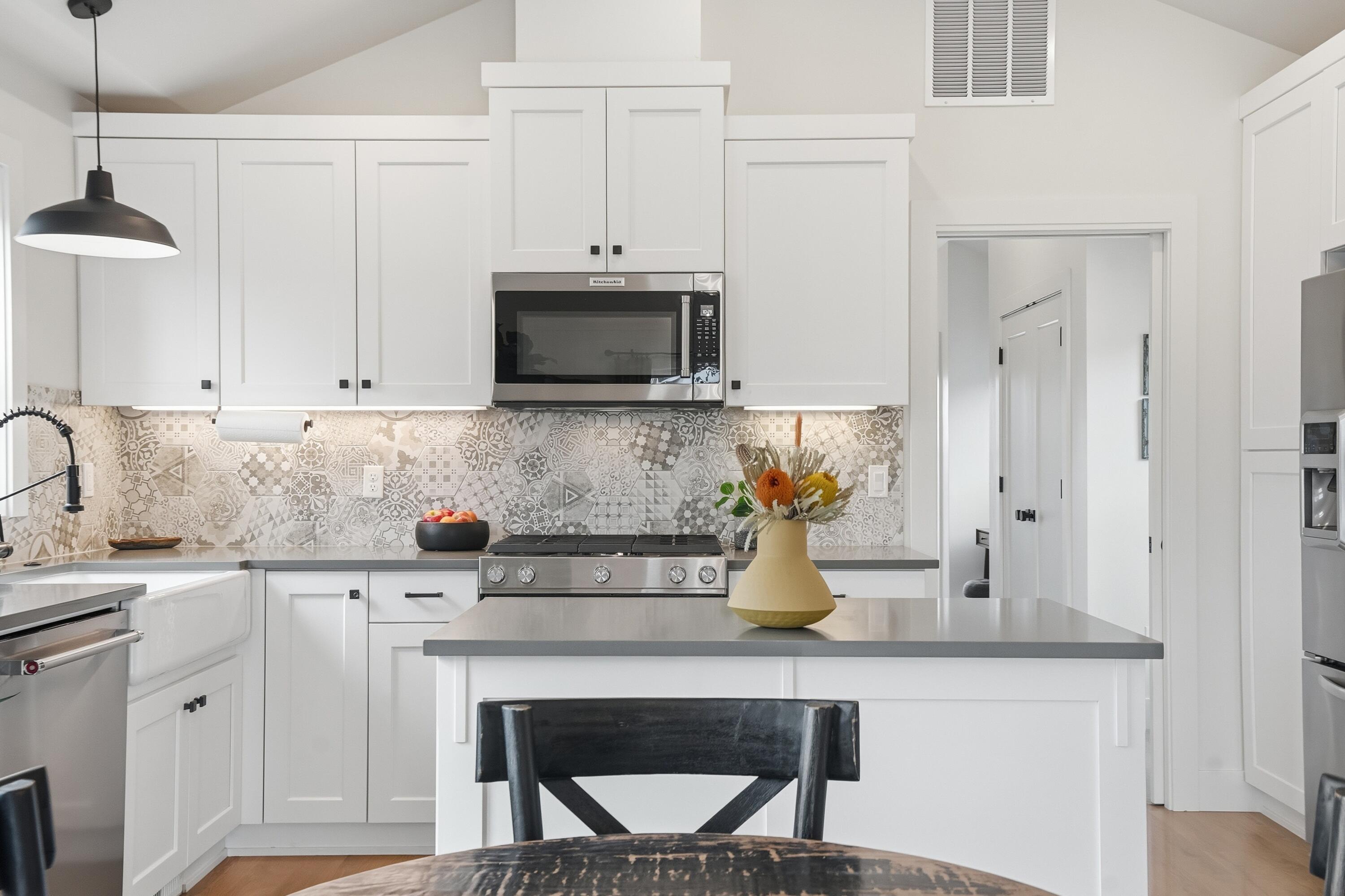 2777 NW High Lakes Loop