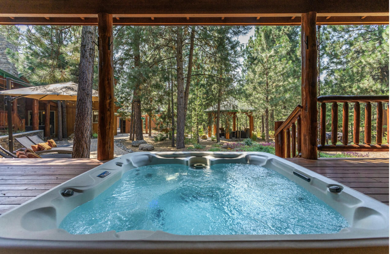 14232 Clearwater Lane