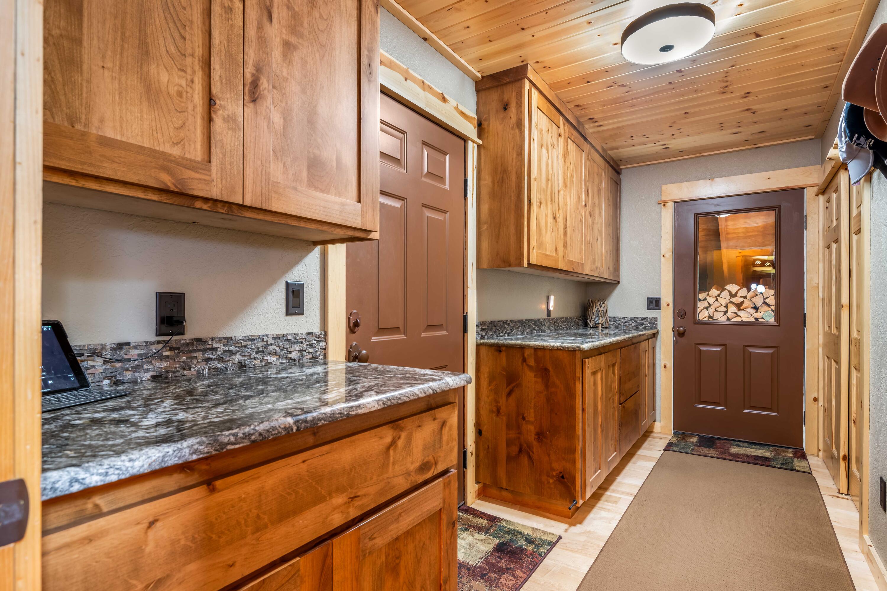 14232 Clearwater Lane