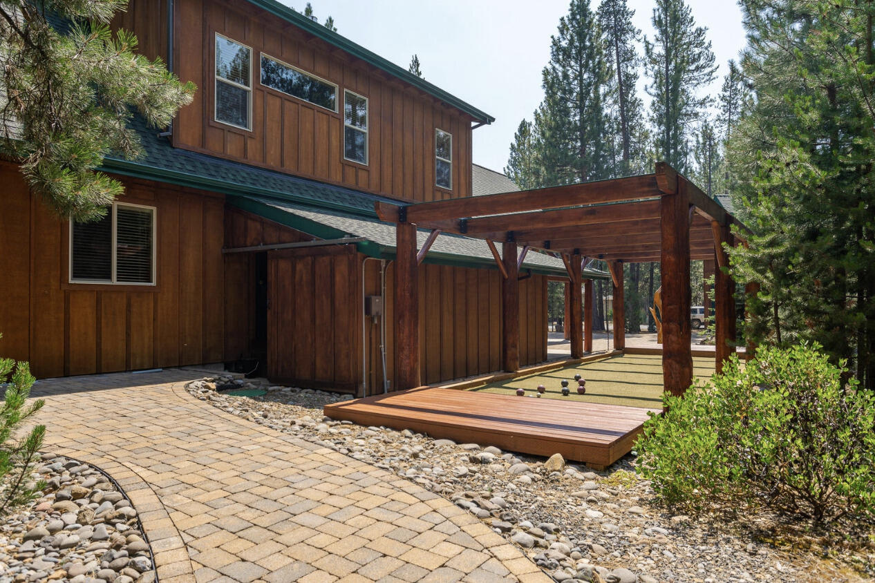 14232 Clearwater Lane