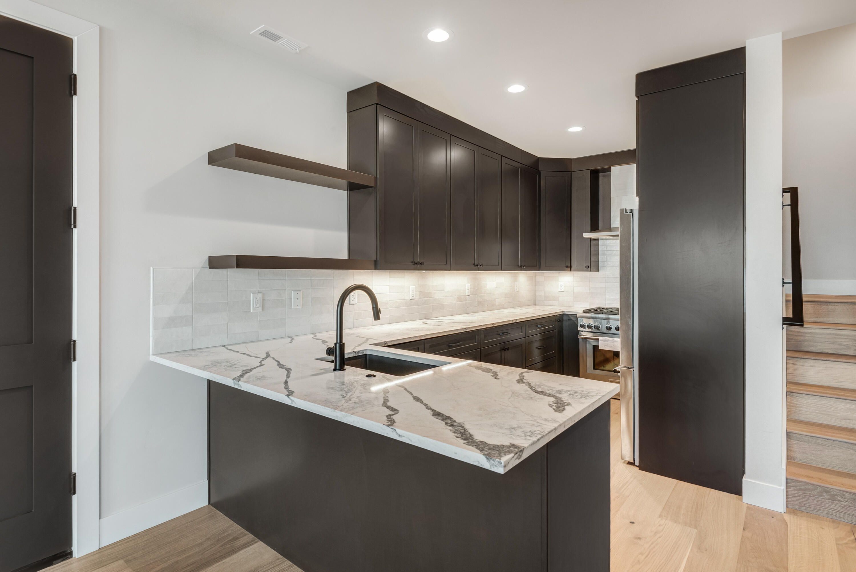 334 SW Roosevelt Avenue, Unit 2