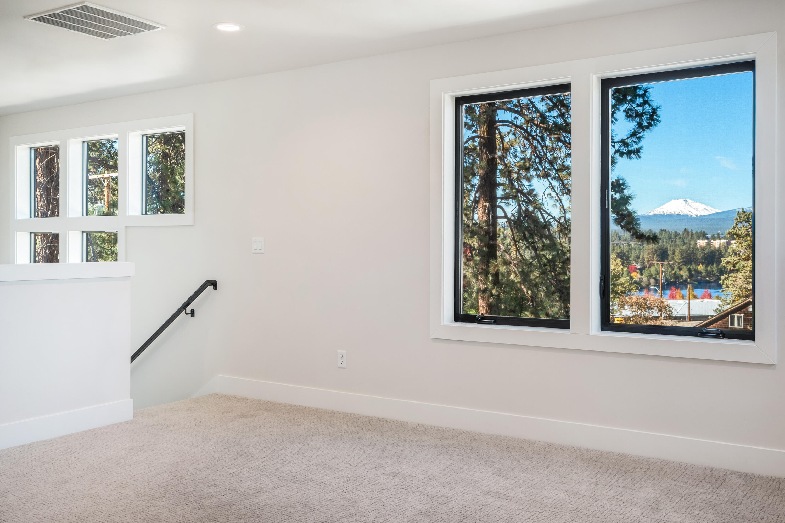 334 SW Roosevelt Avenue, Unit 2