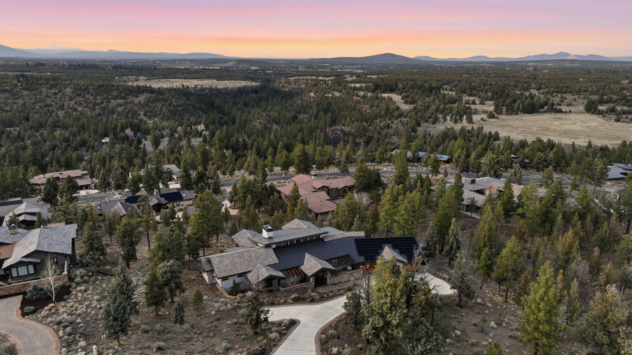 3487 NW Greenleaf Way