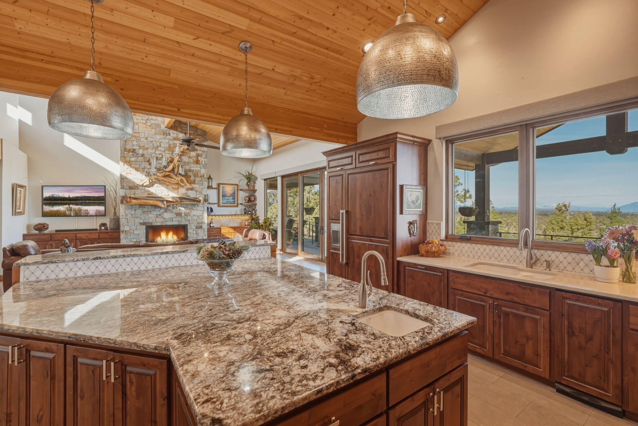 3487 NW Greenleaf Way