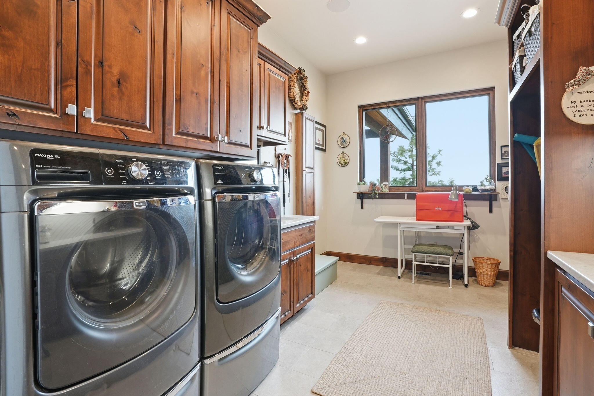 3487 NW Greenleaf Way