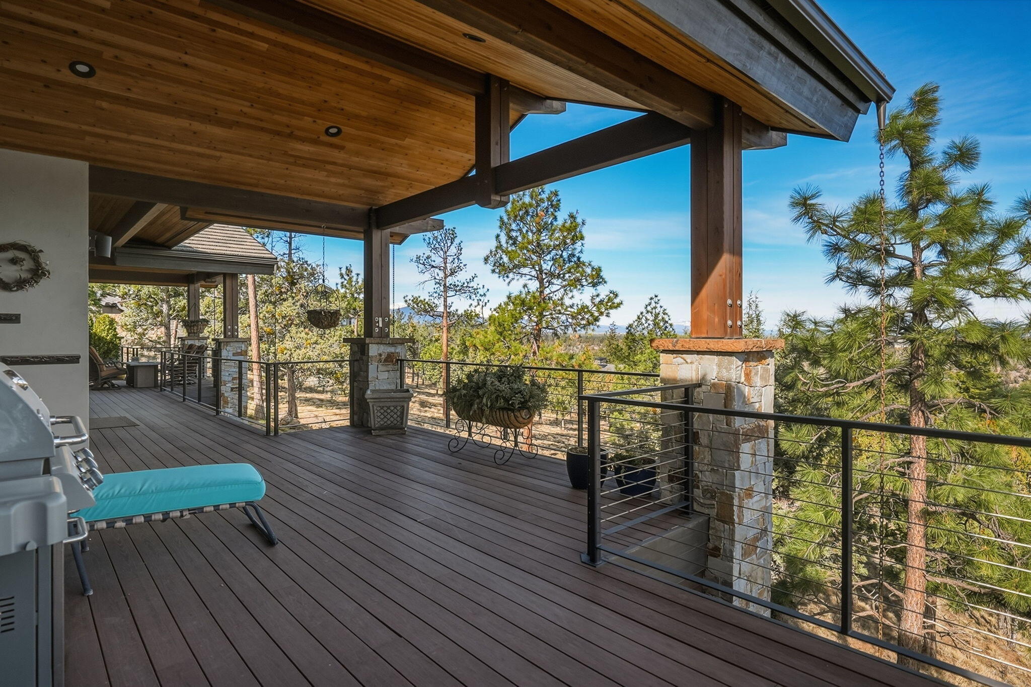 3487 NW Greenleaf Way