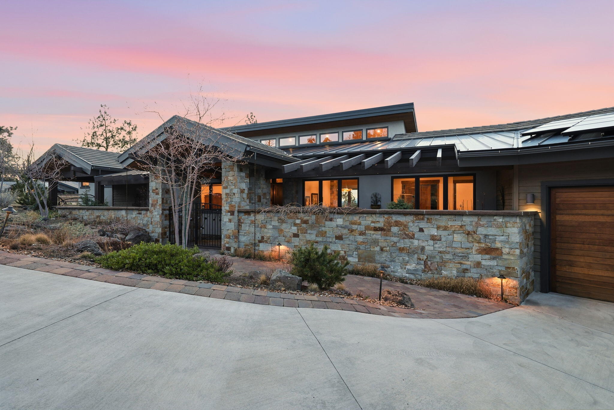 3487 NW Greenleaf Way