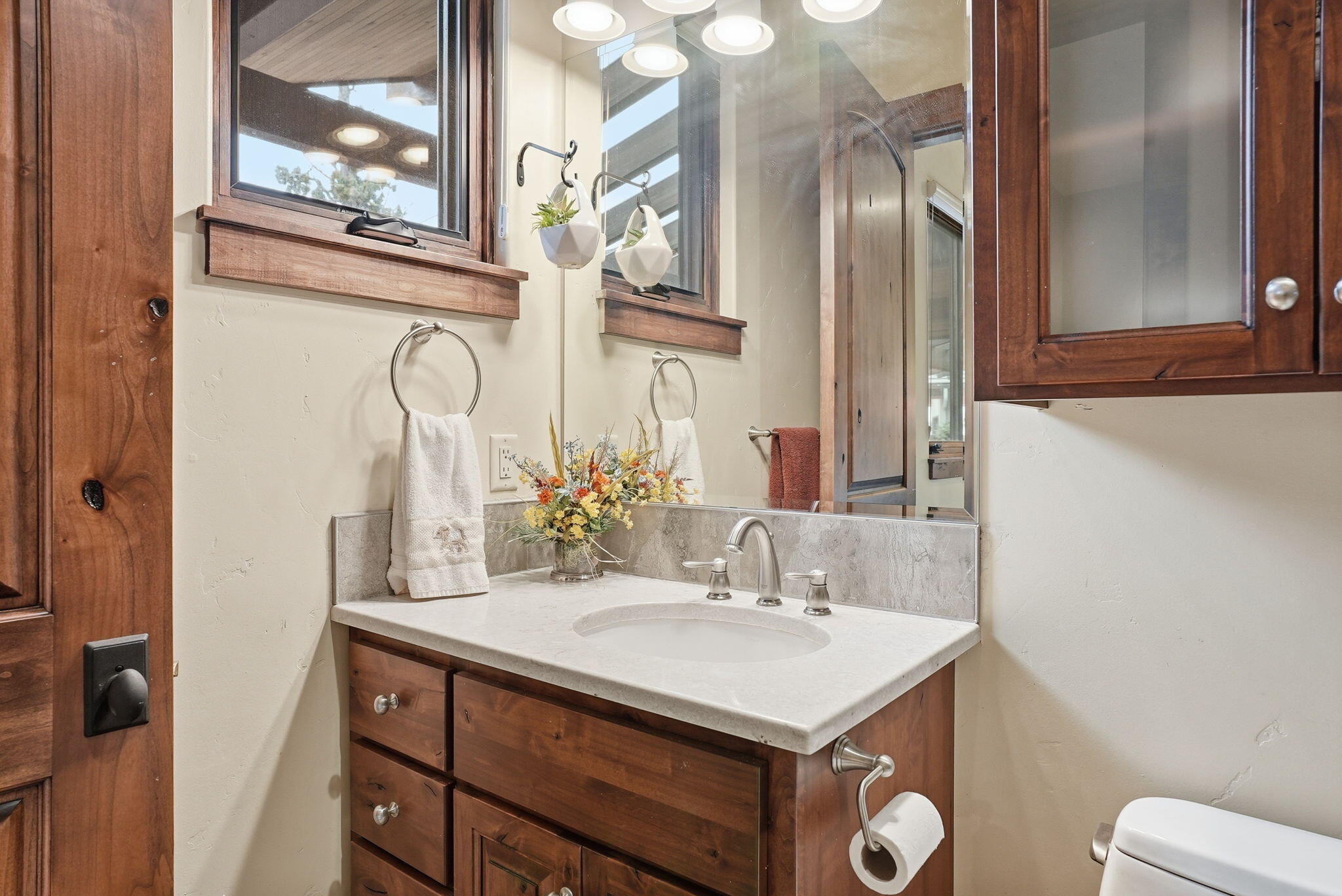 3487 NW Greenleaf Way