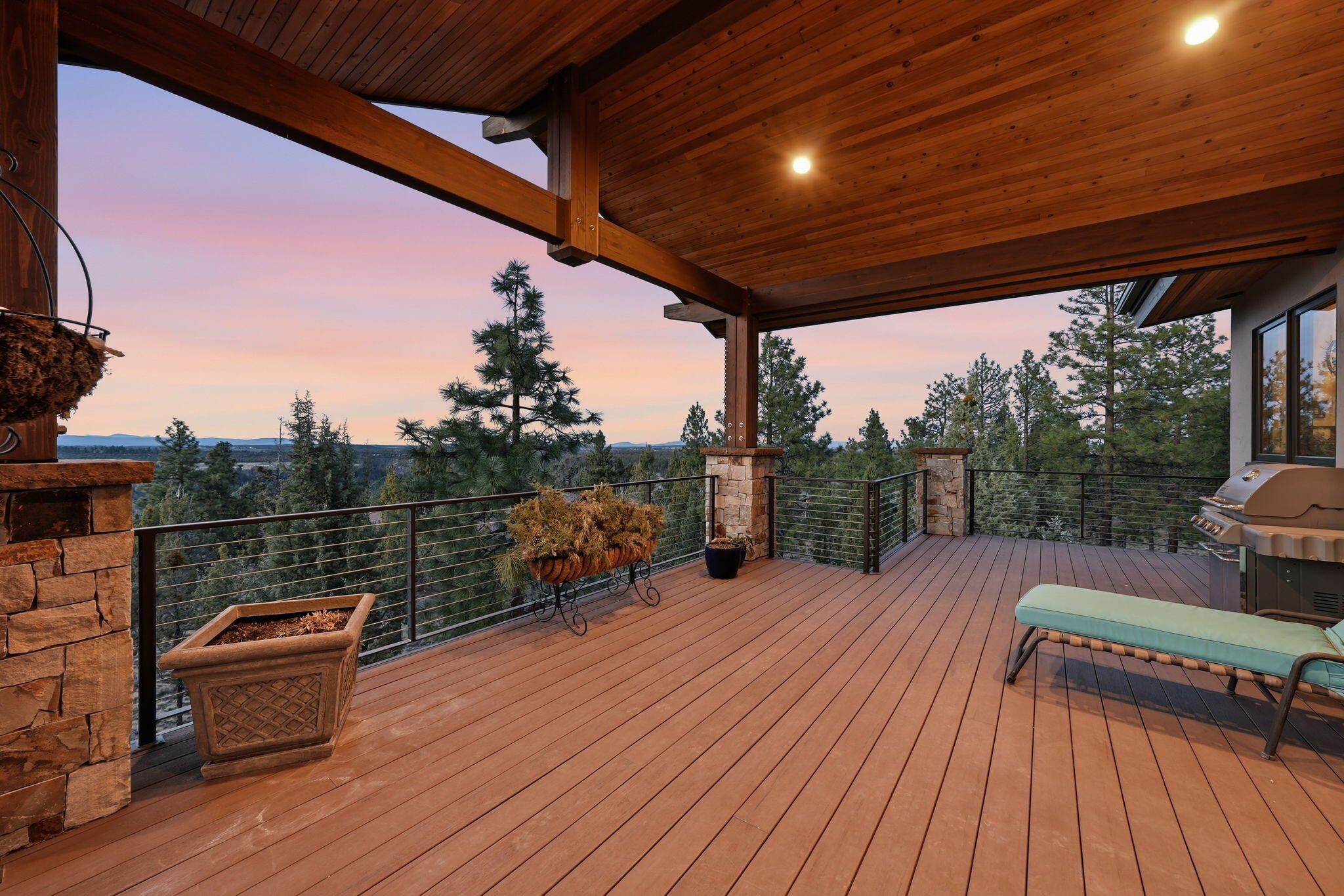 3487 NW Greenleaf Way