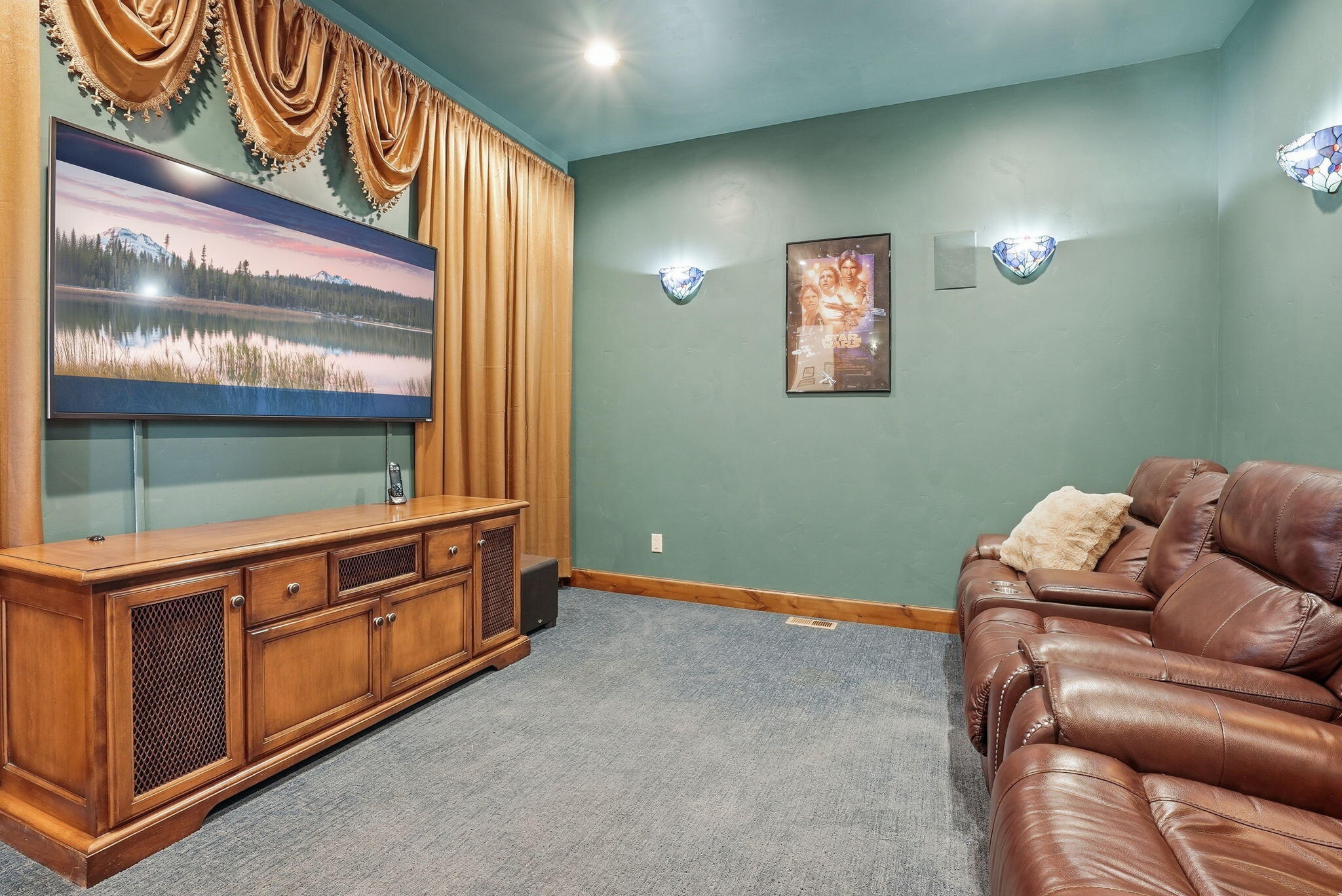 3487 NW Greenleaf Way