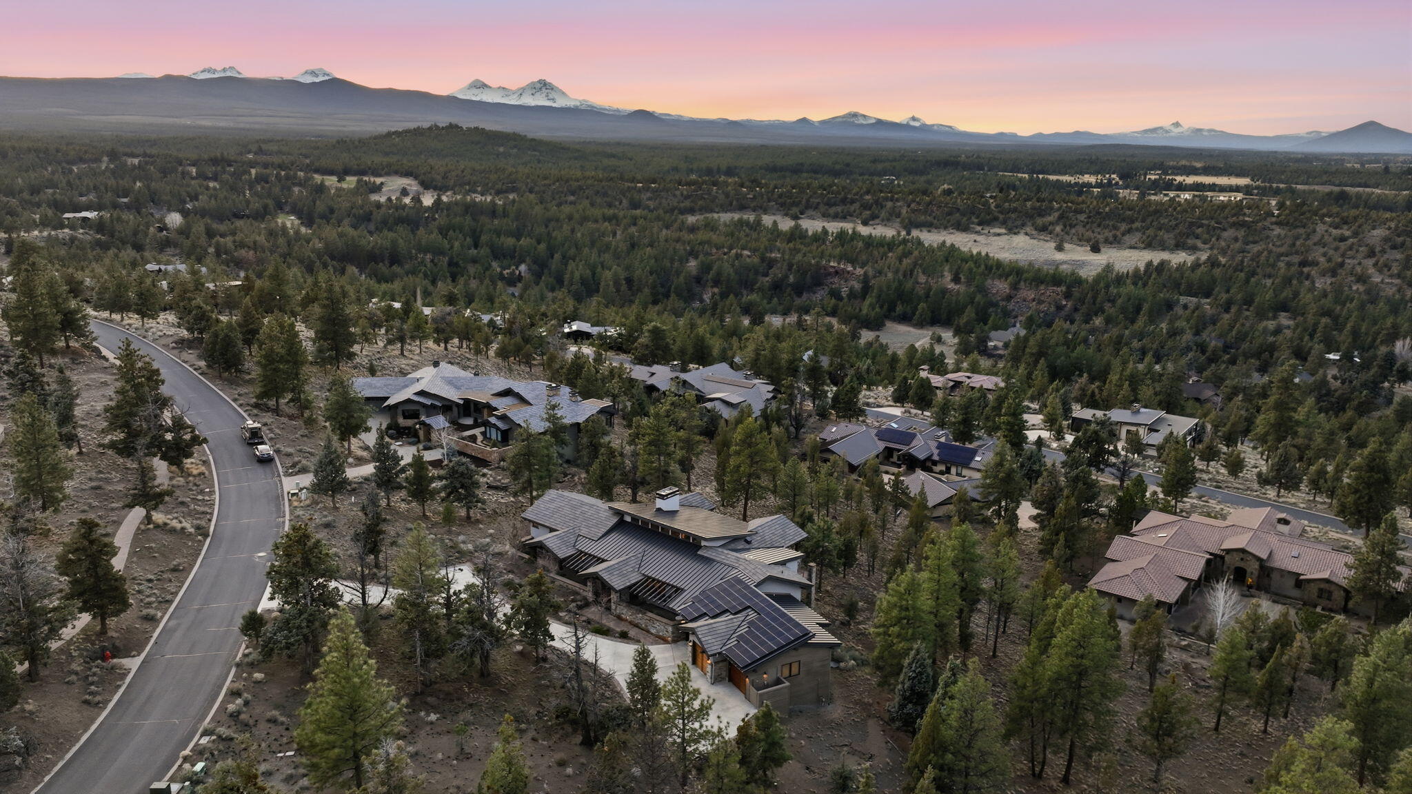 3487 NW Greenleaf Way