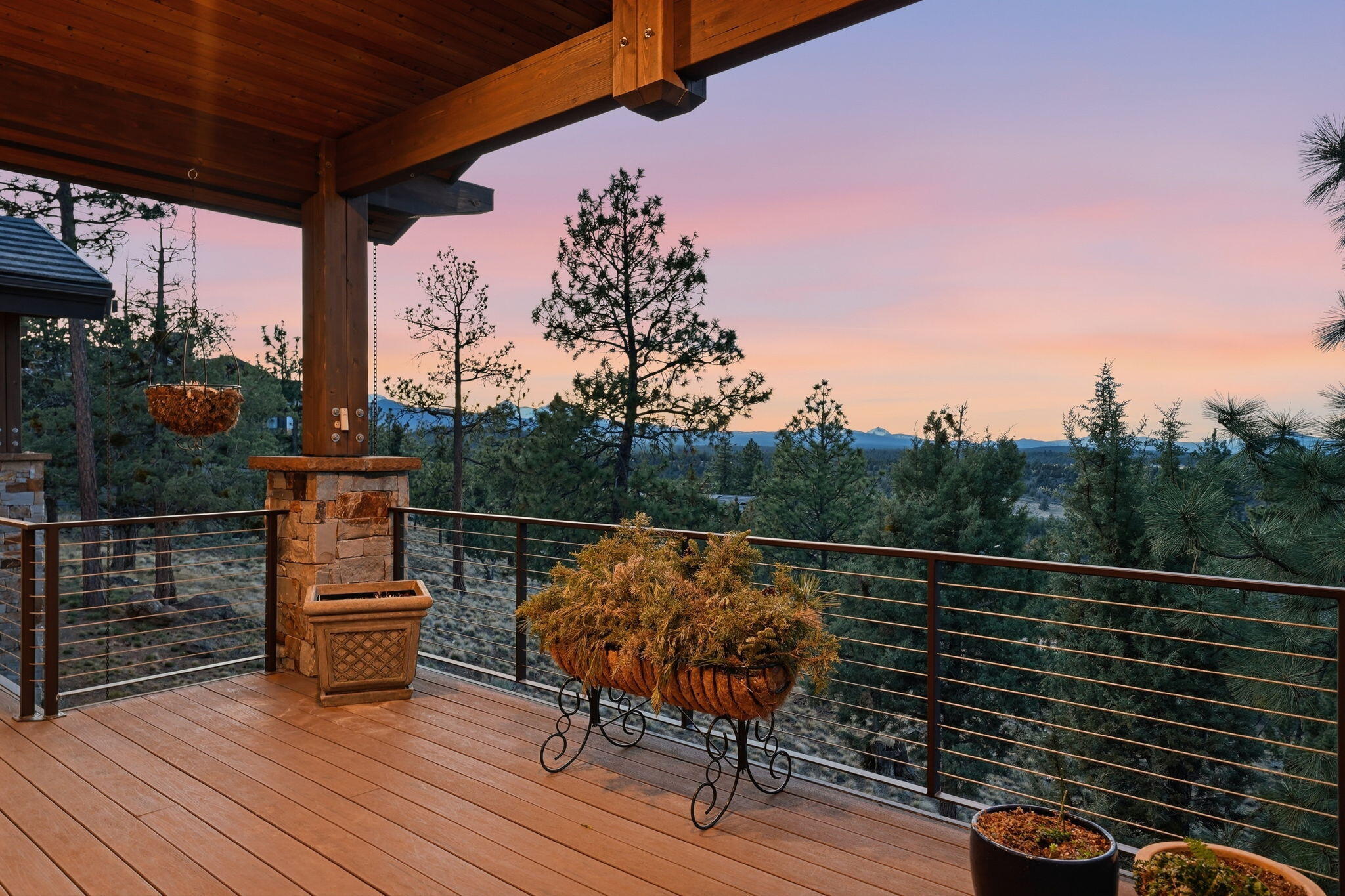 3487 NW Greenleaf Way