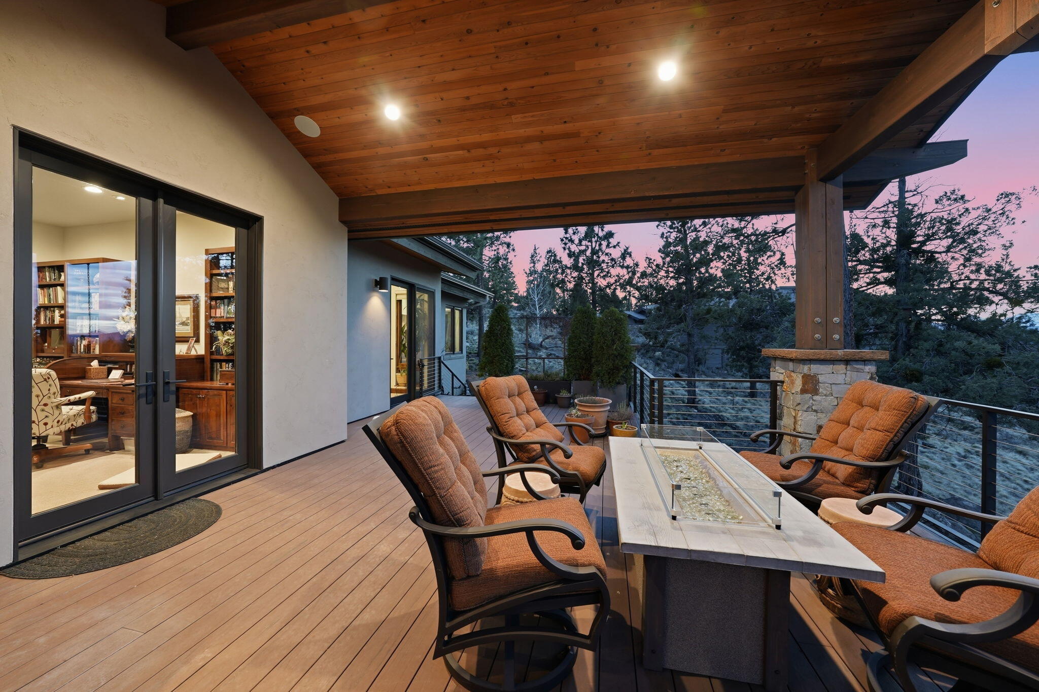 3487 NW Greenleaf Way